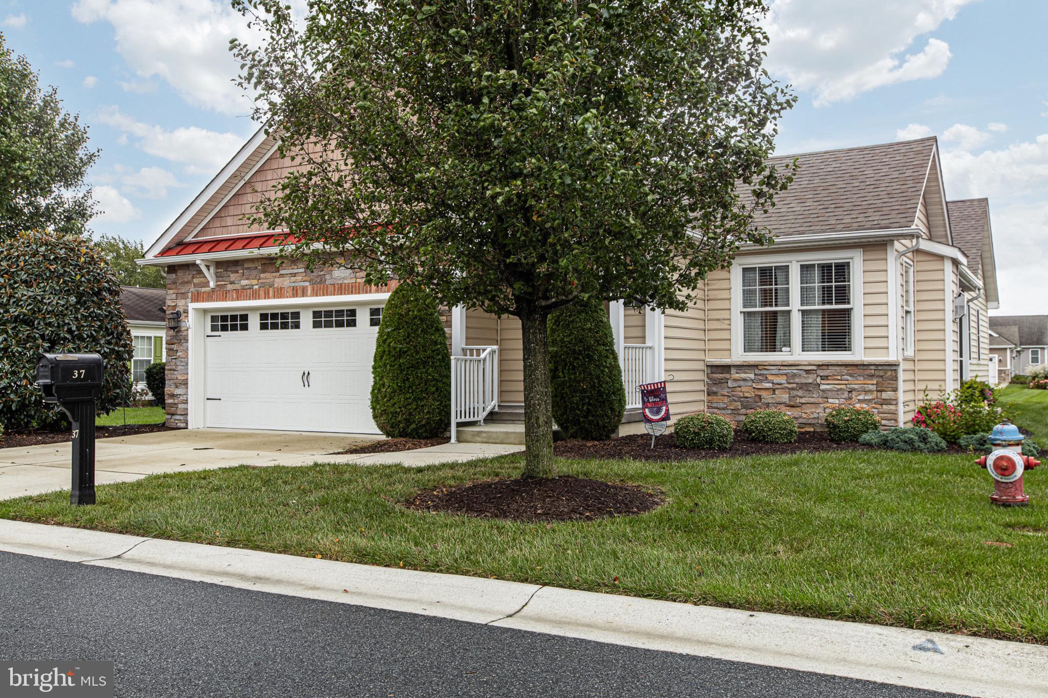 37 SILTSTONE DRIVE