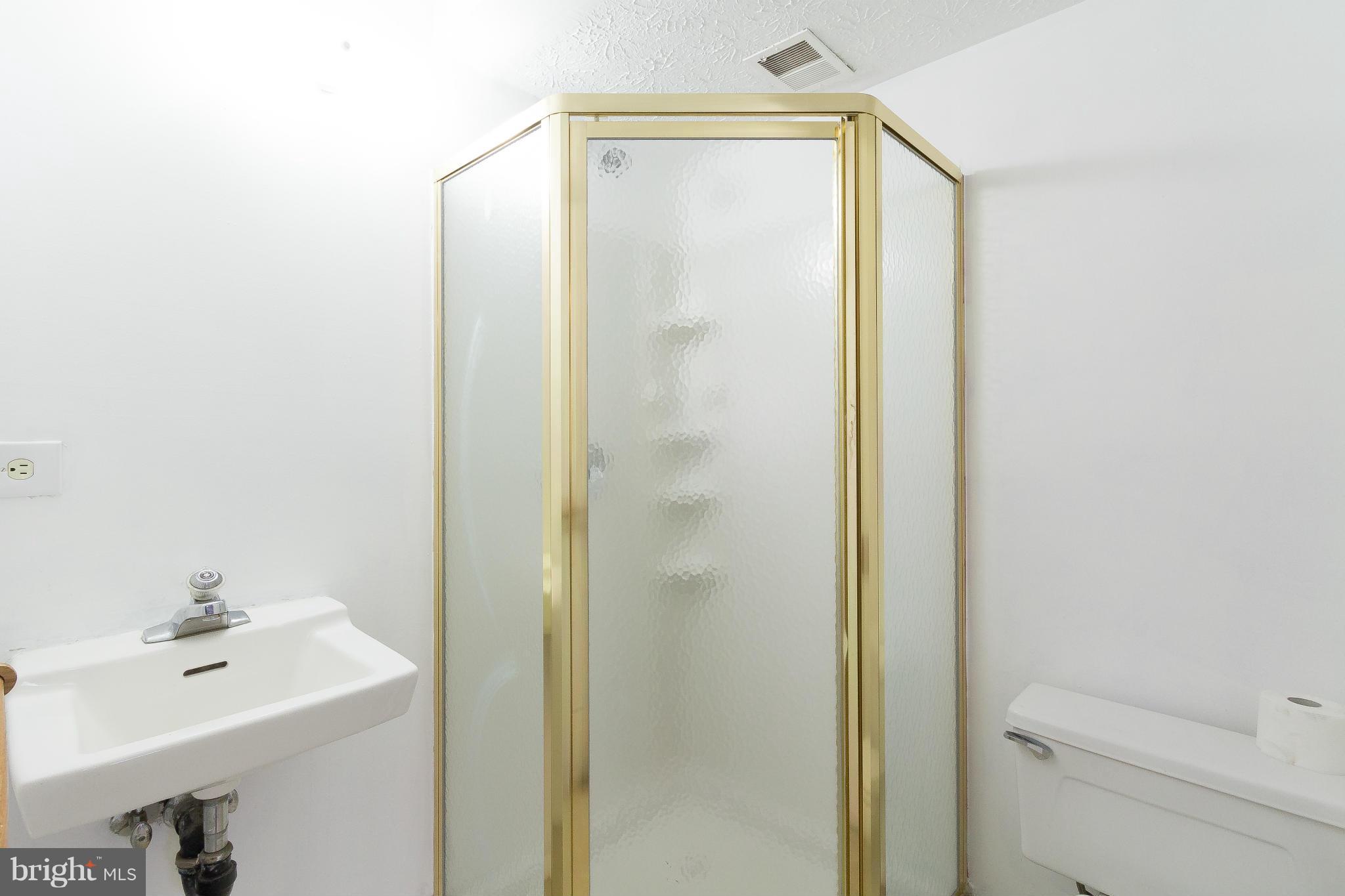 NEWINGTON FOREST - Residential