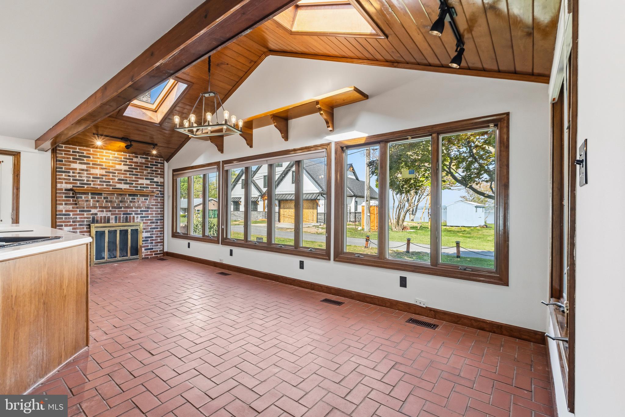 LONG POINT - Residential