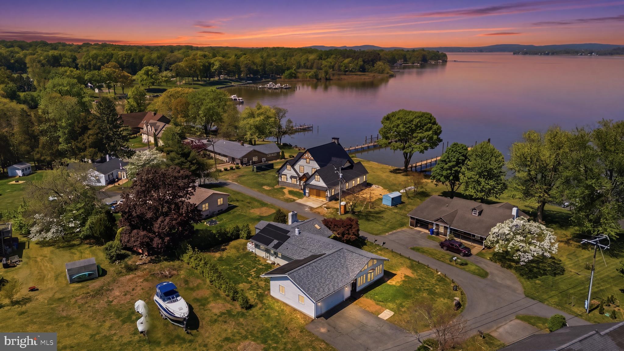 LONG POINT - Residential