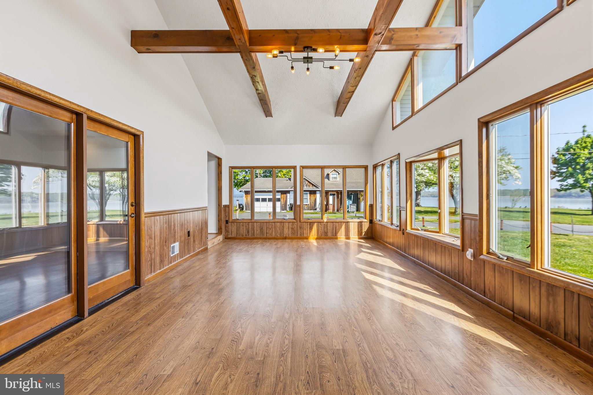 LONG POINT - Residential