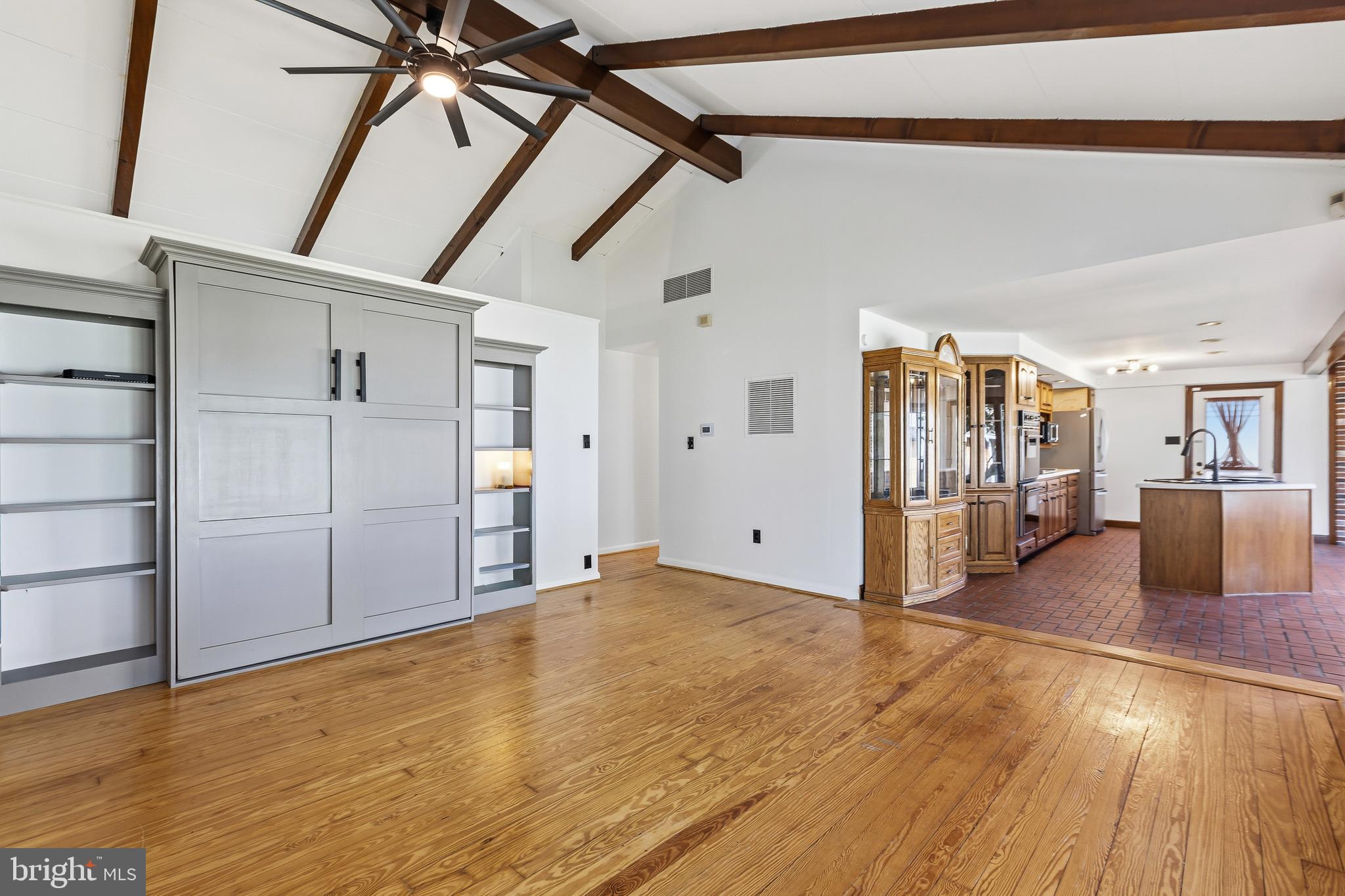 LONG POINT - Residential