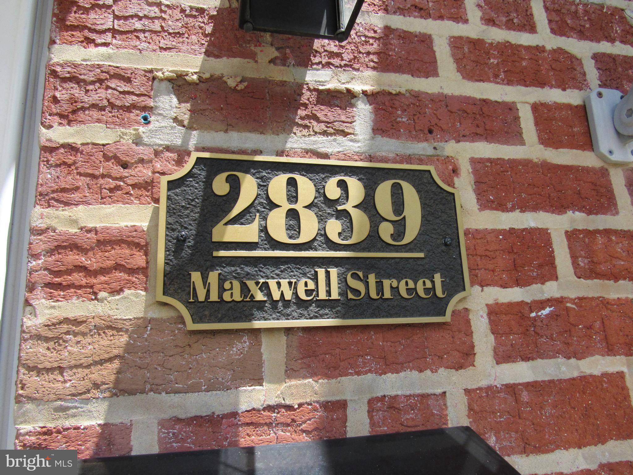 2839 MAXWELL STREET
