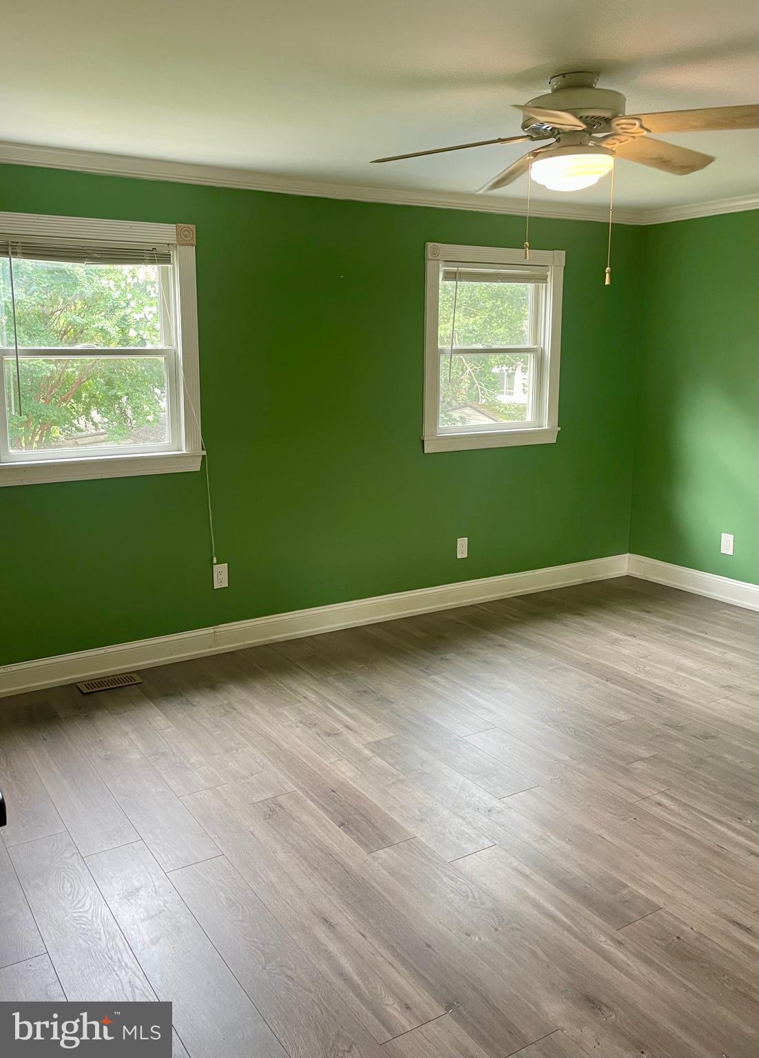 WOODLAND BEACH - Residential