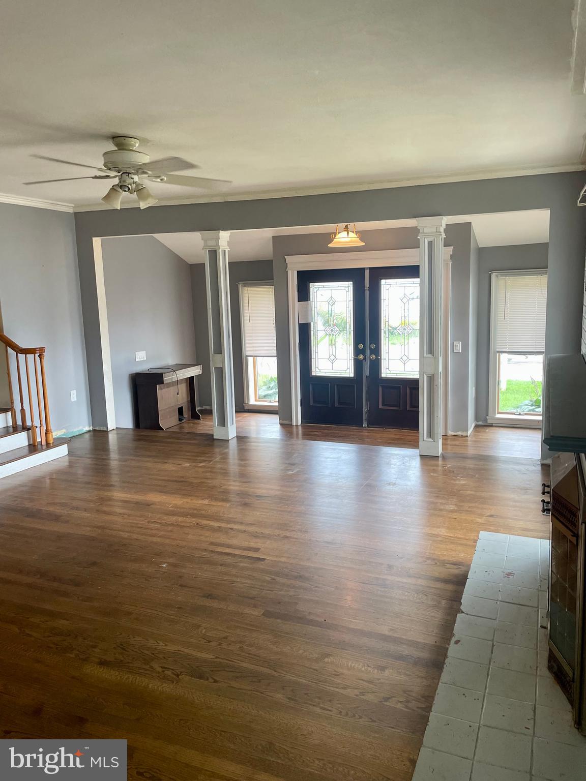 WOODLAND BEACH - Residential