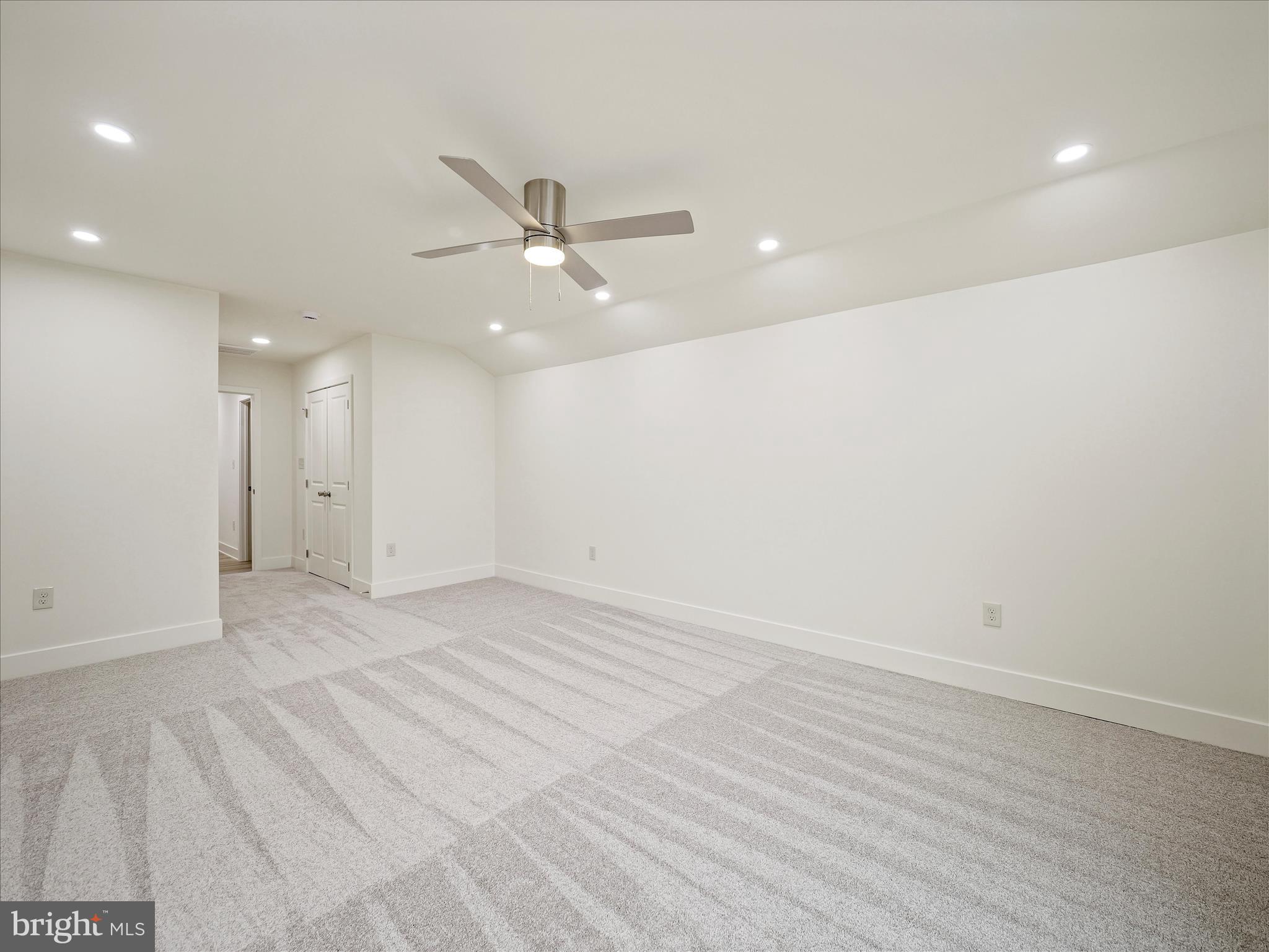 SPRING VALLEY - Residential