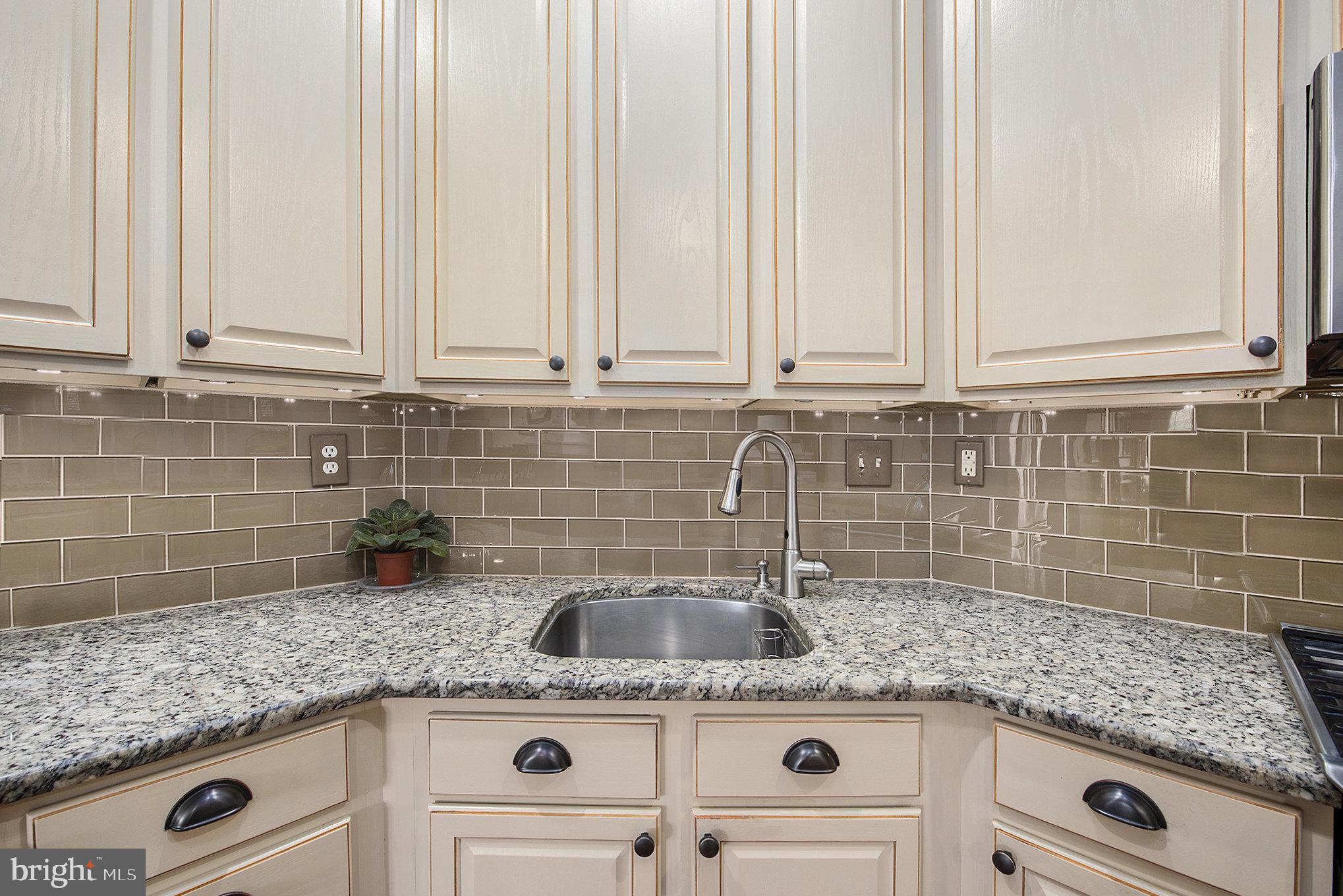 MERIDIAN VALLEY SQ - Residential