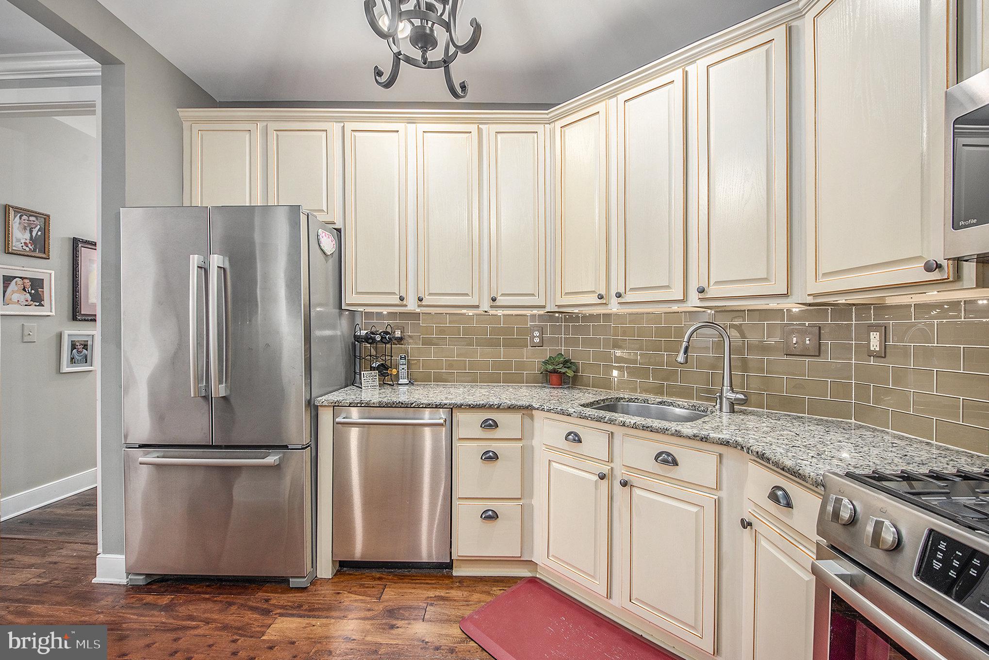 MERIDIAN VALLEY SQ - Residential