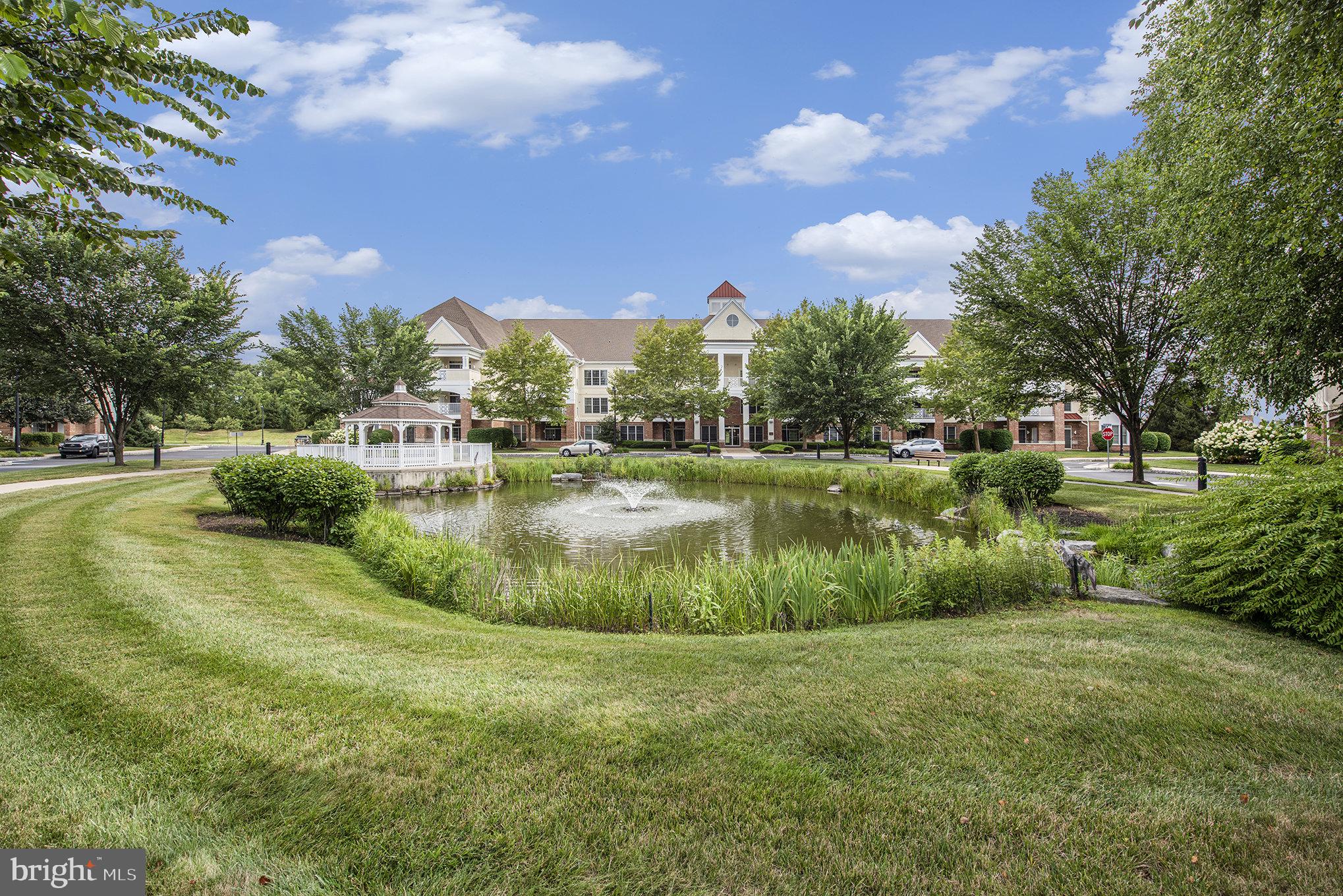 MERIDIAN VALLEY SQ - Residential