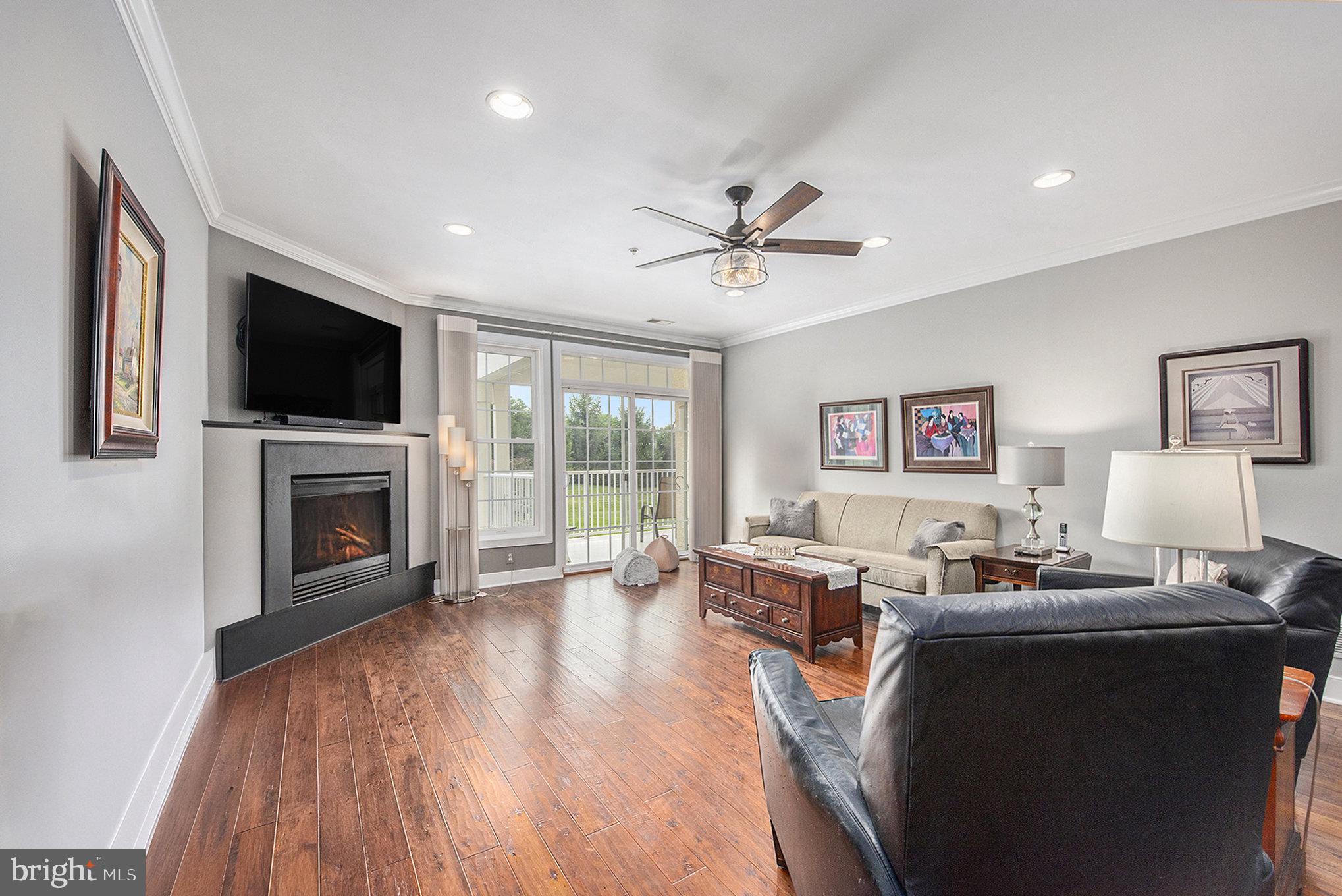 MERIDIAN VALLEY SQ - Residential