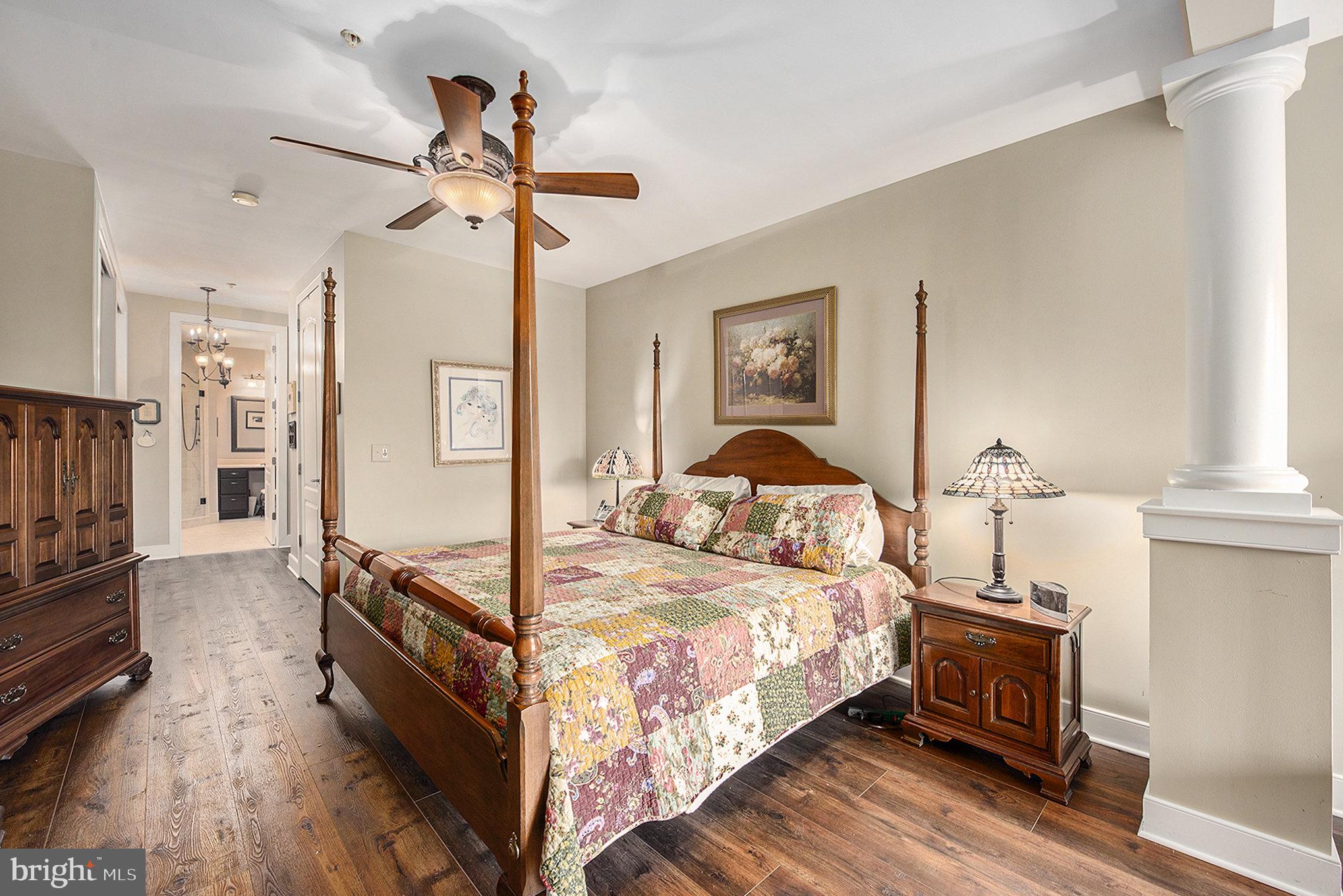 MERIDIAN VALLEY SQ - Residential