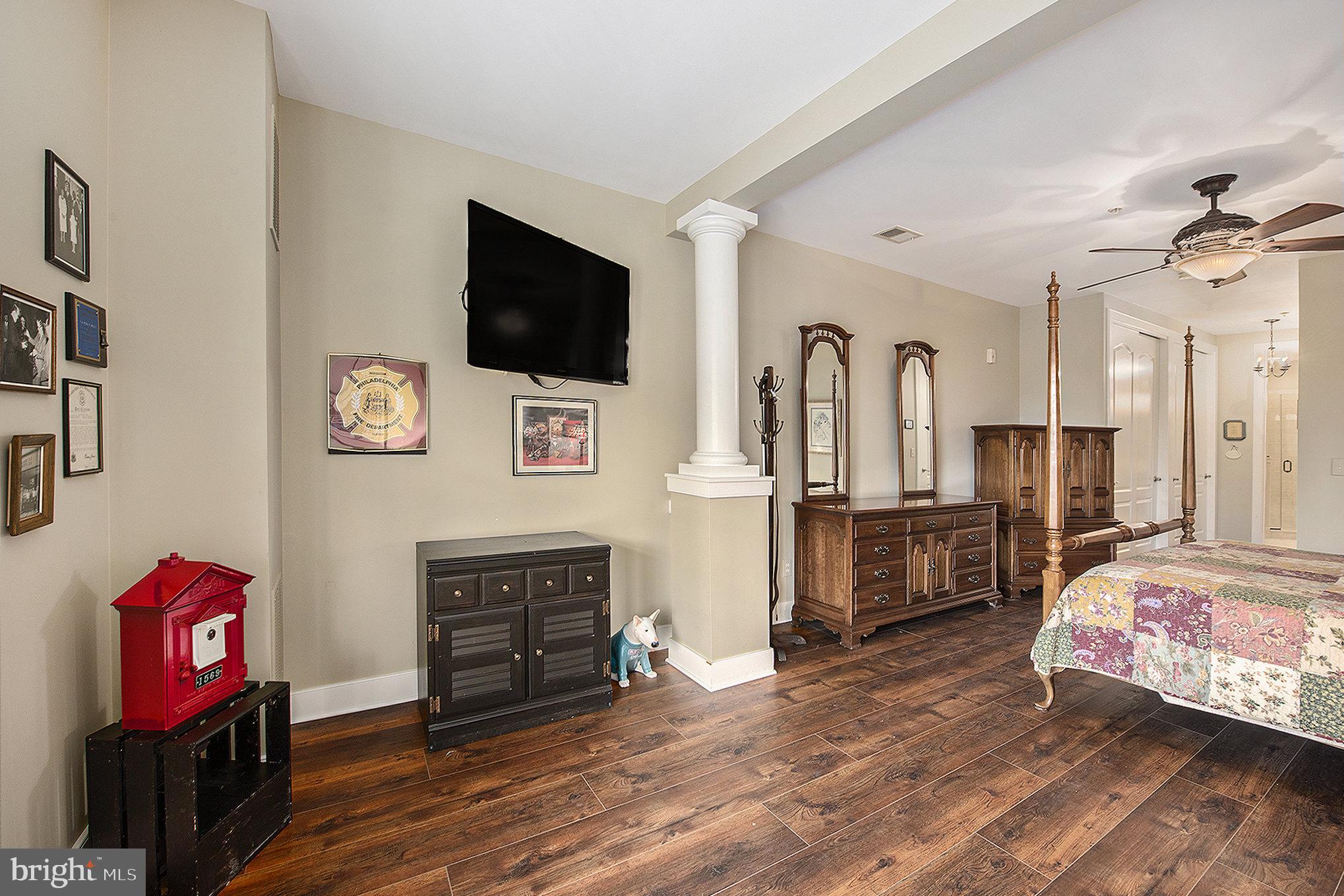 MERIDIAN VALLEY SQ - Residential