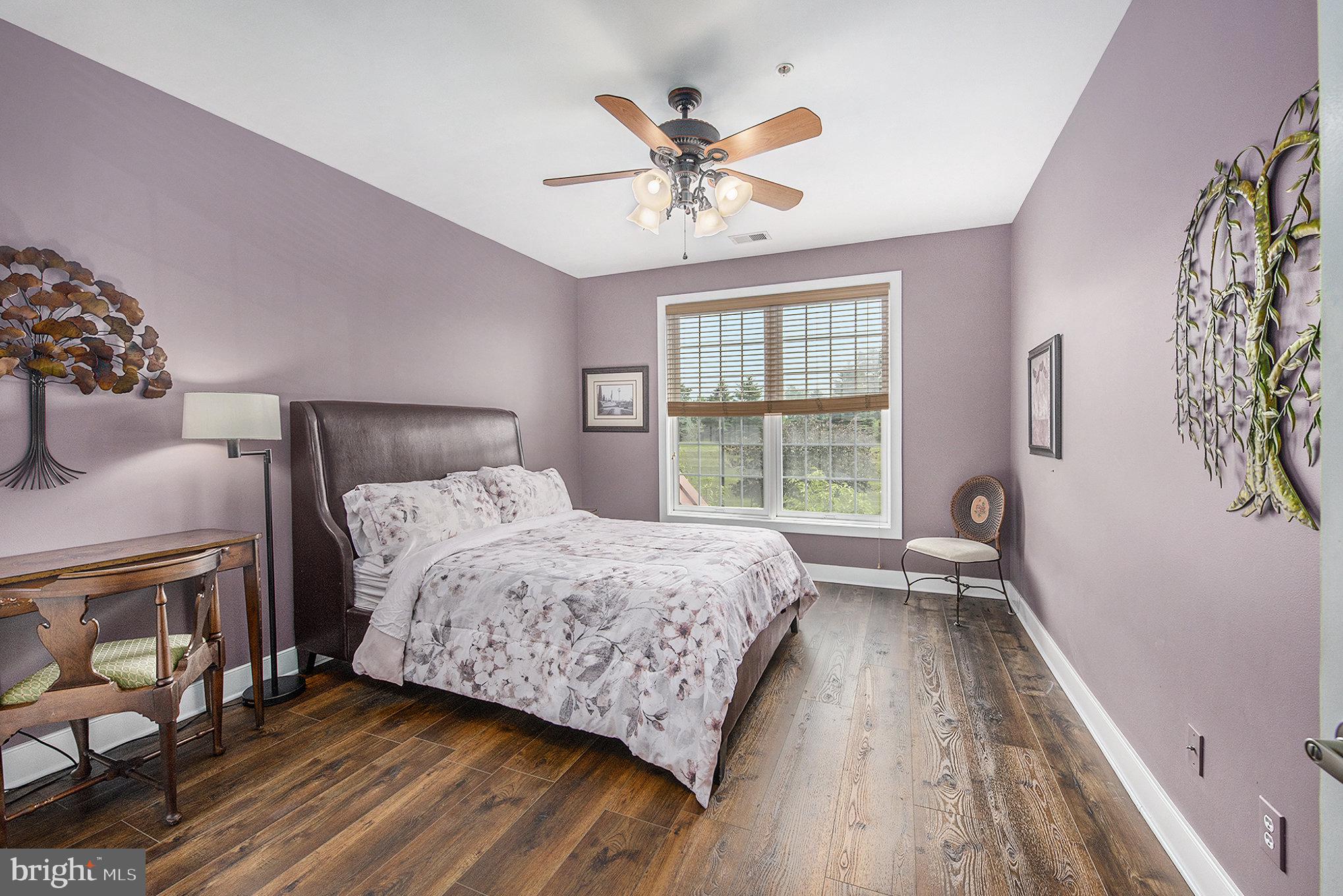 MERIDIAN VALLEY SQ - Residential