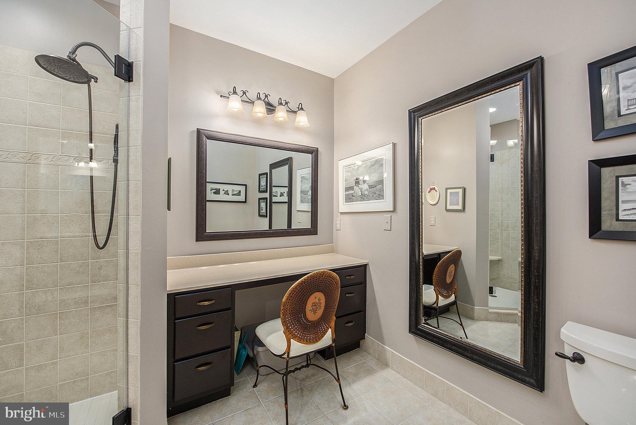 MERIDIAN VALLEY SQ - Residential