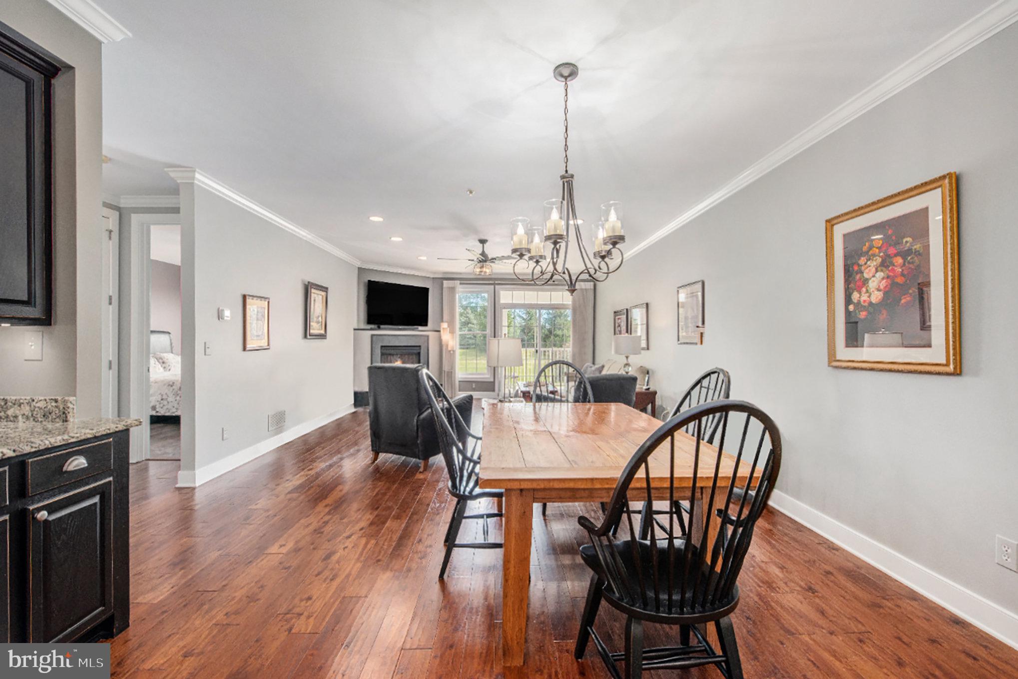 MERIDIAN VALLEY SQ - Residential