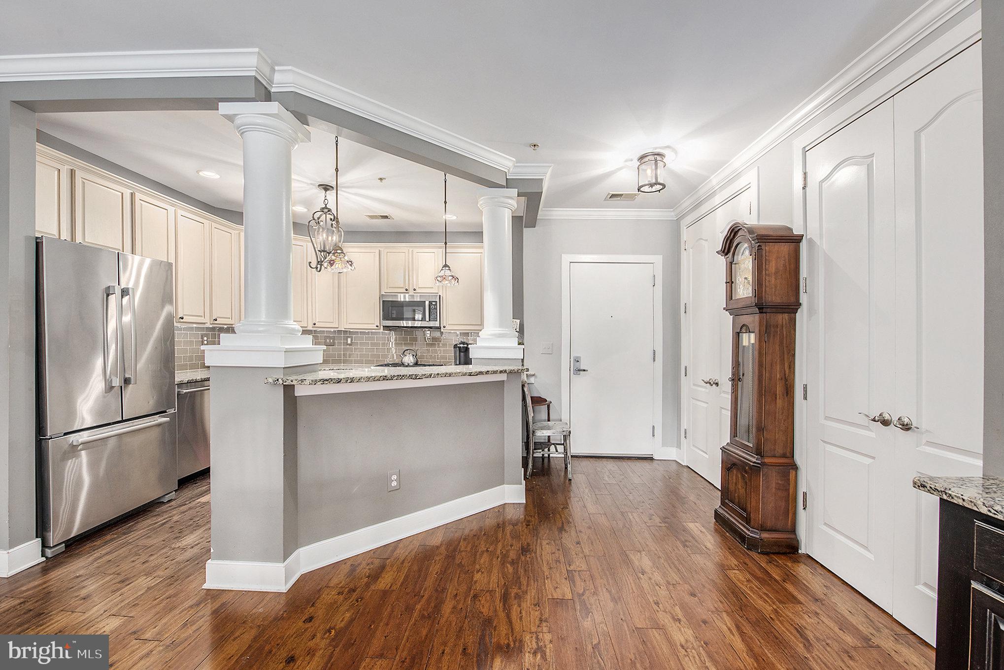 MERIDIAN VALLEY SQ - Residential