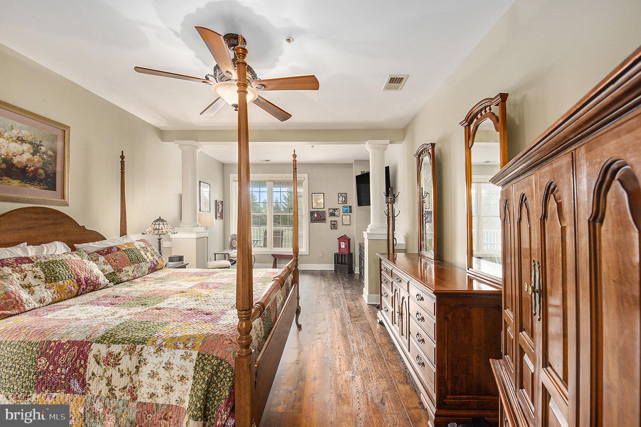 MERIDIAN VALLEY SQ - Residential