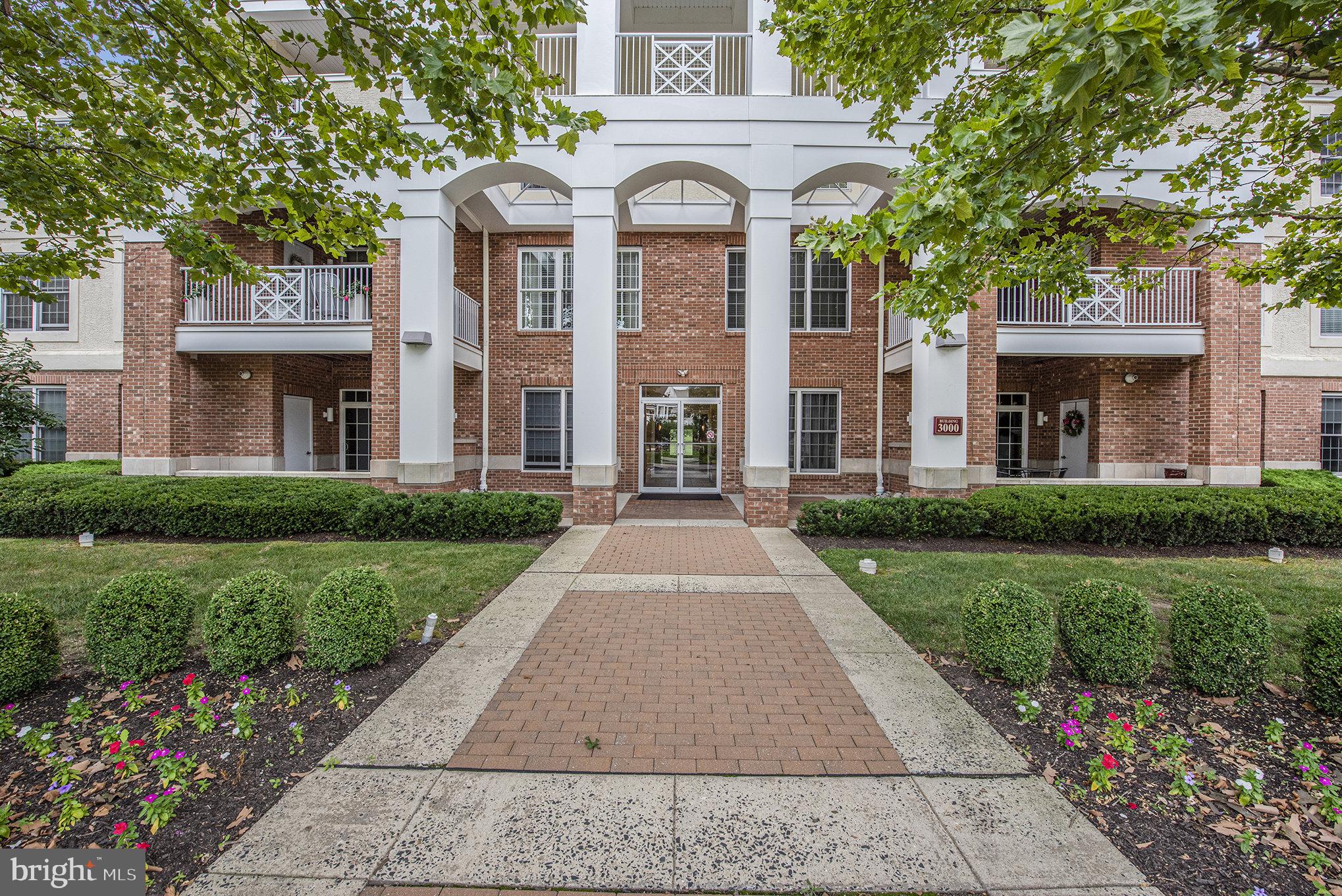 MERIDIAN VALLEY SQ - Residential