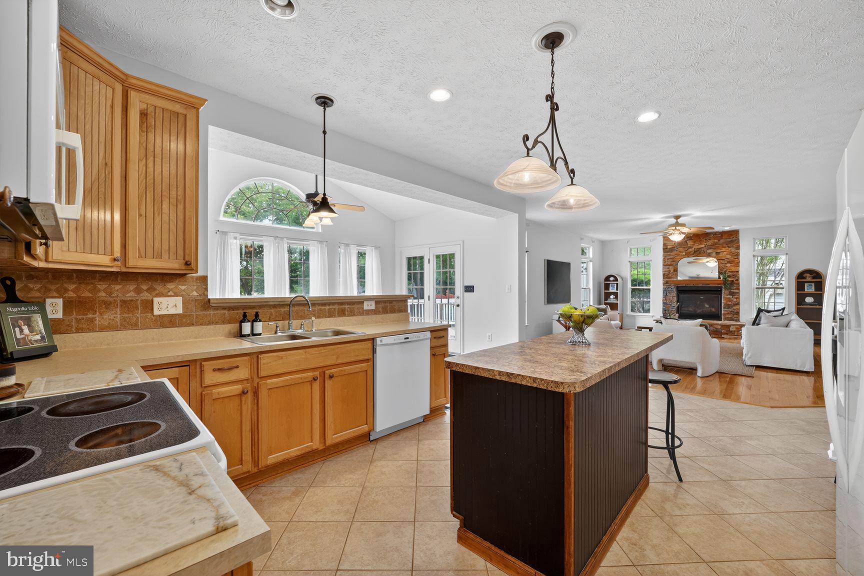 479 CREEKS END LANE