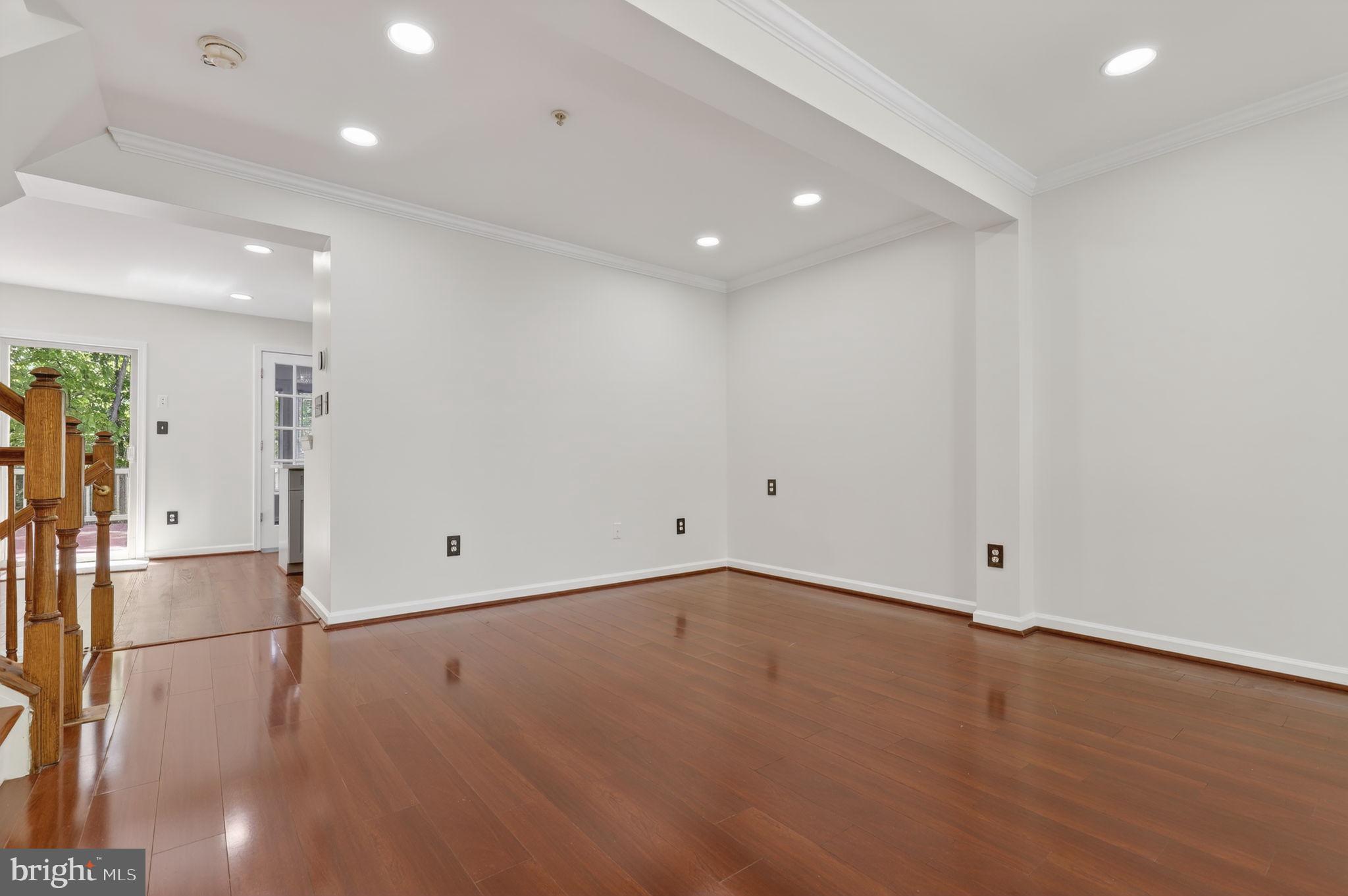 RUSSETT - Residential