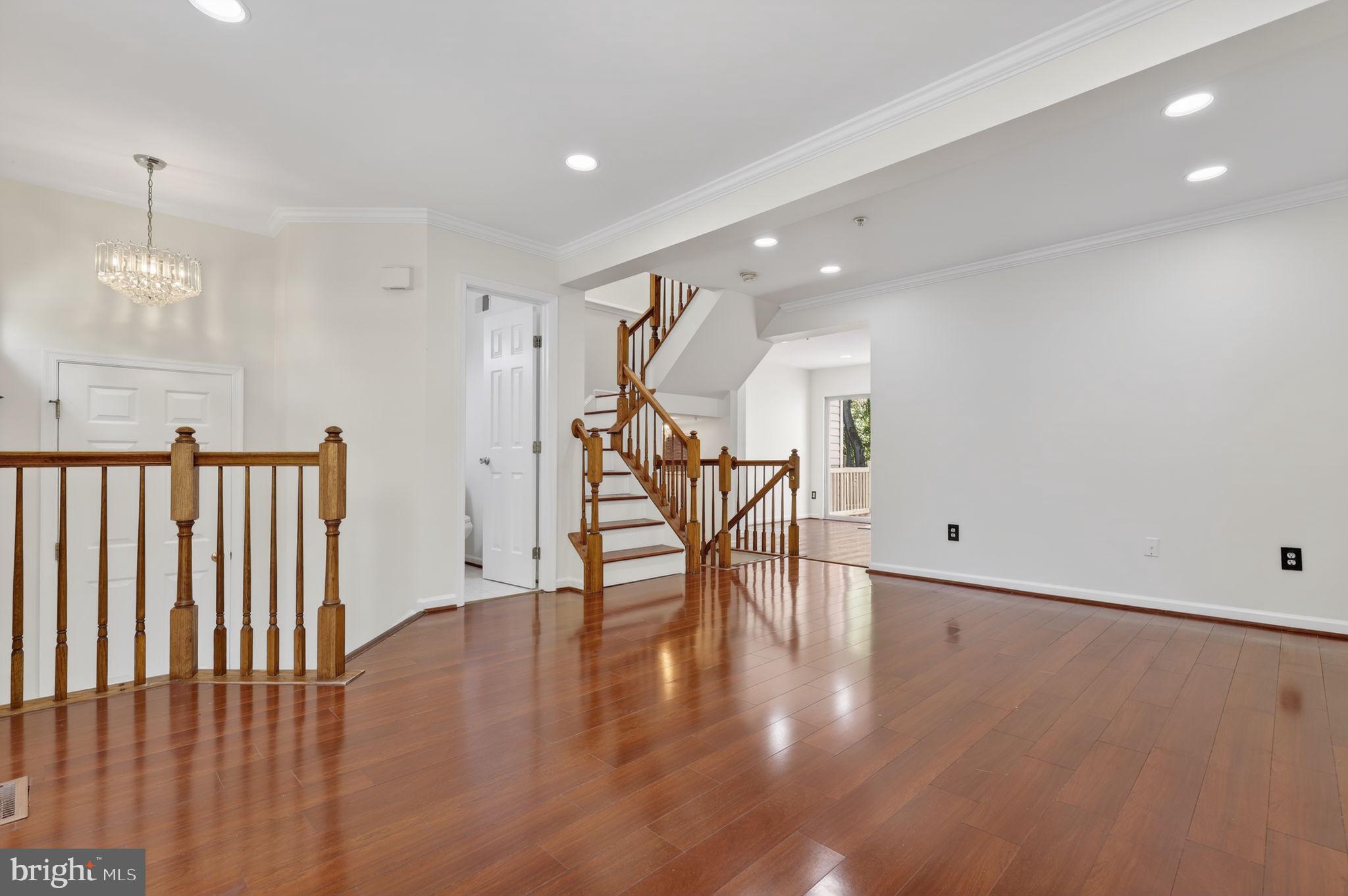 RUSSETT - Residential