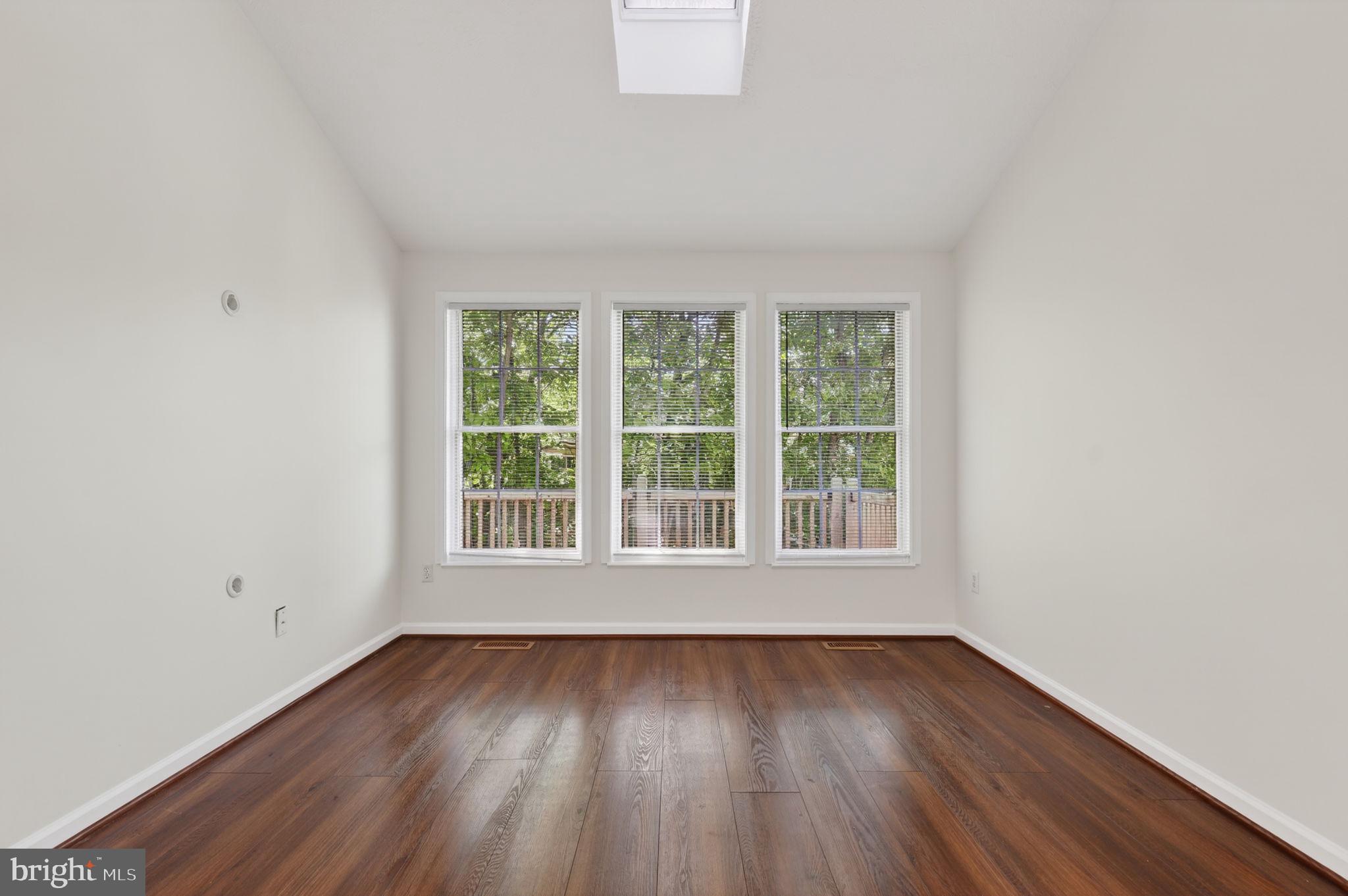 RUSSETT - Residential