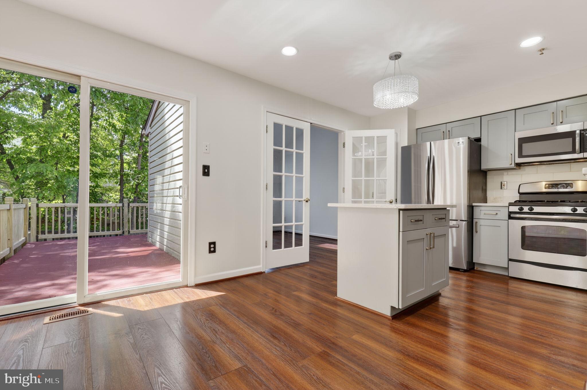 RUSSETT - Residential