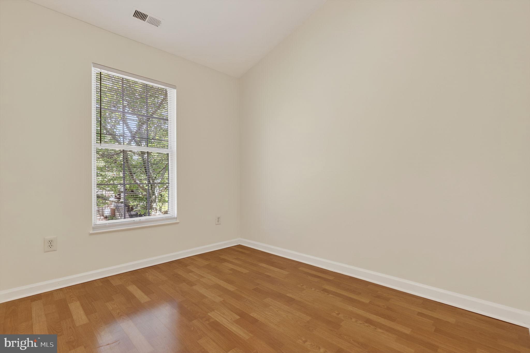 RUSSETT - Residential
