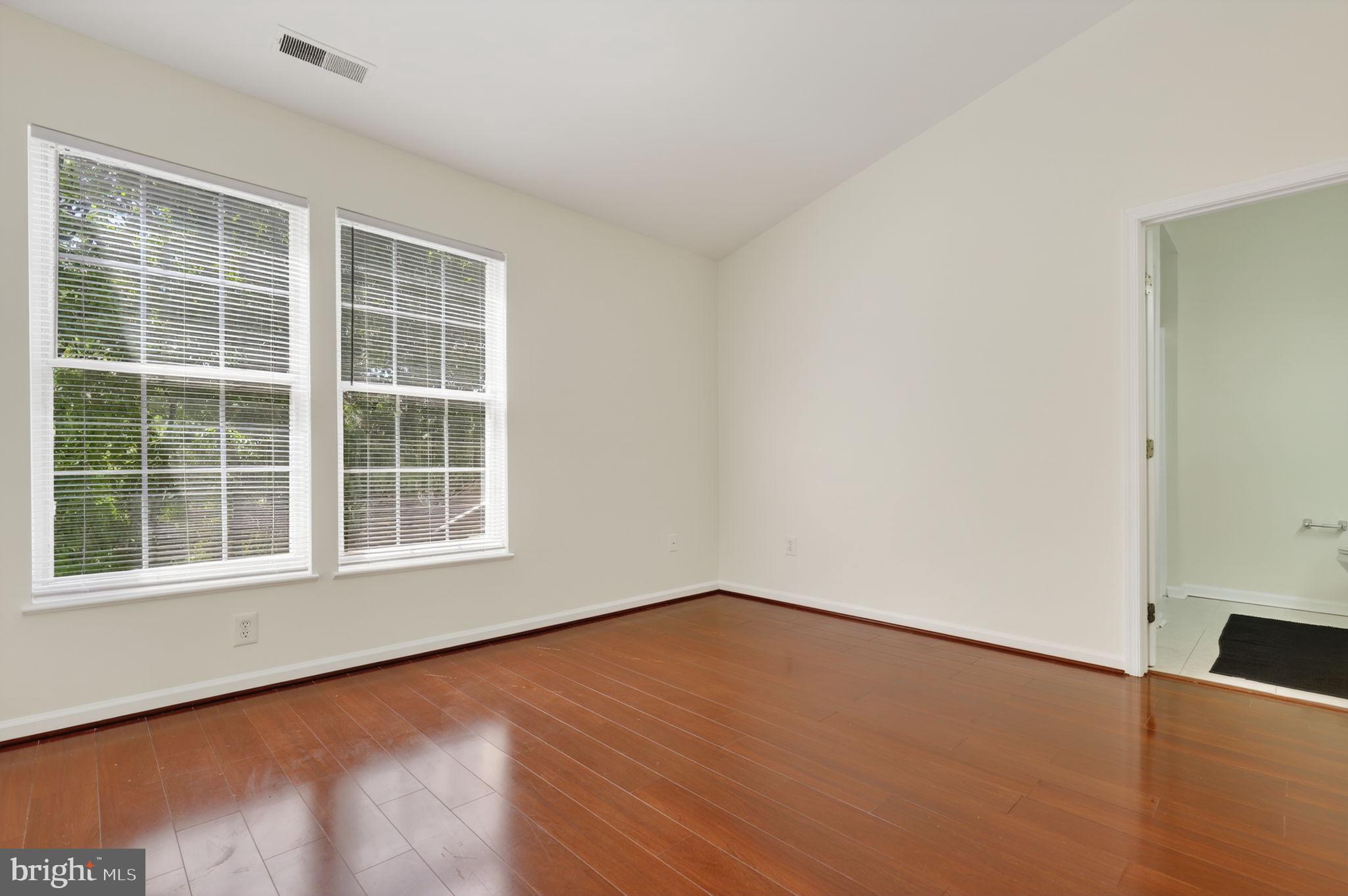 RUSSETT - Residential