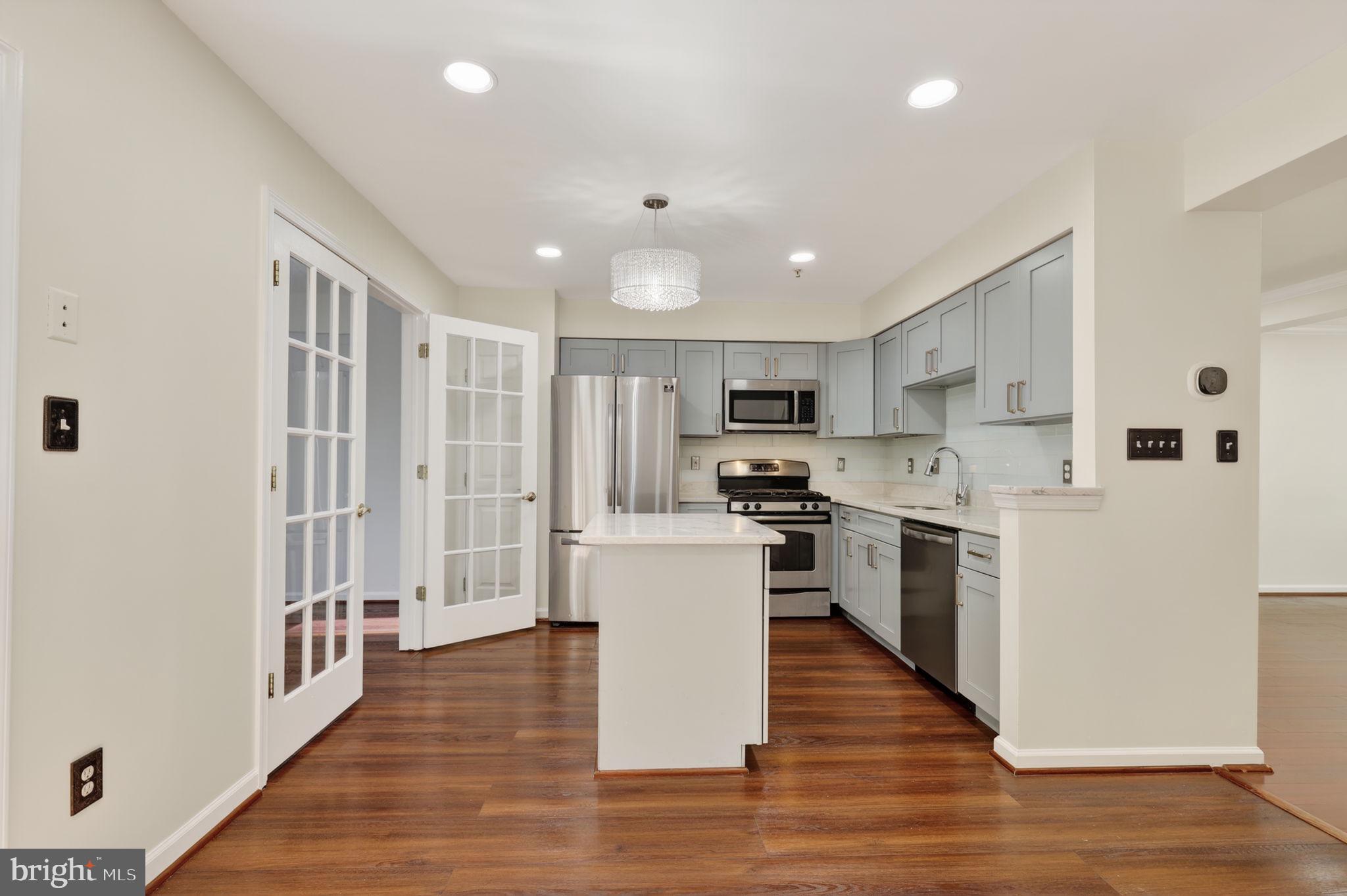 RUSSETT - Residential