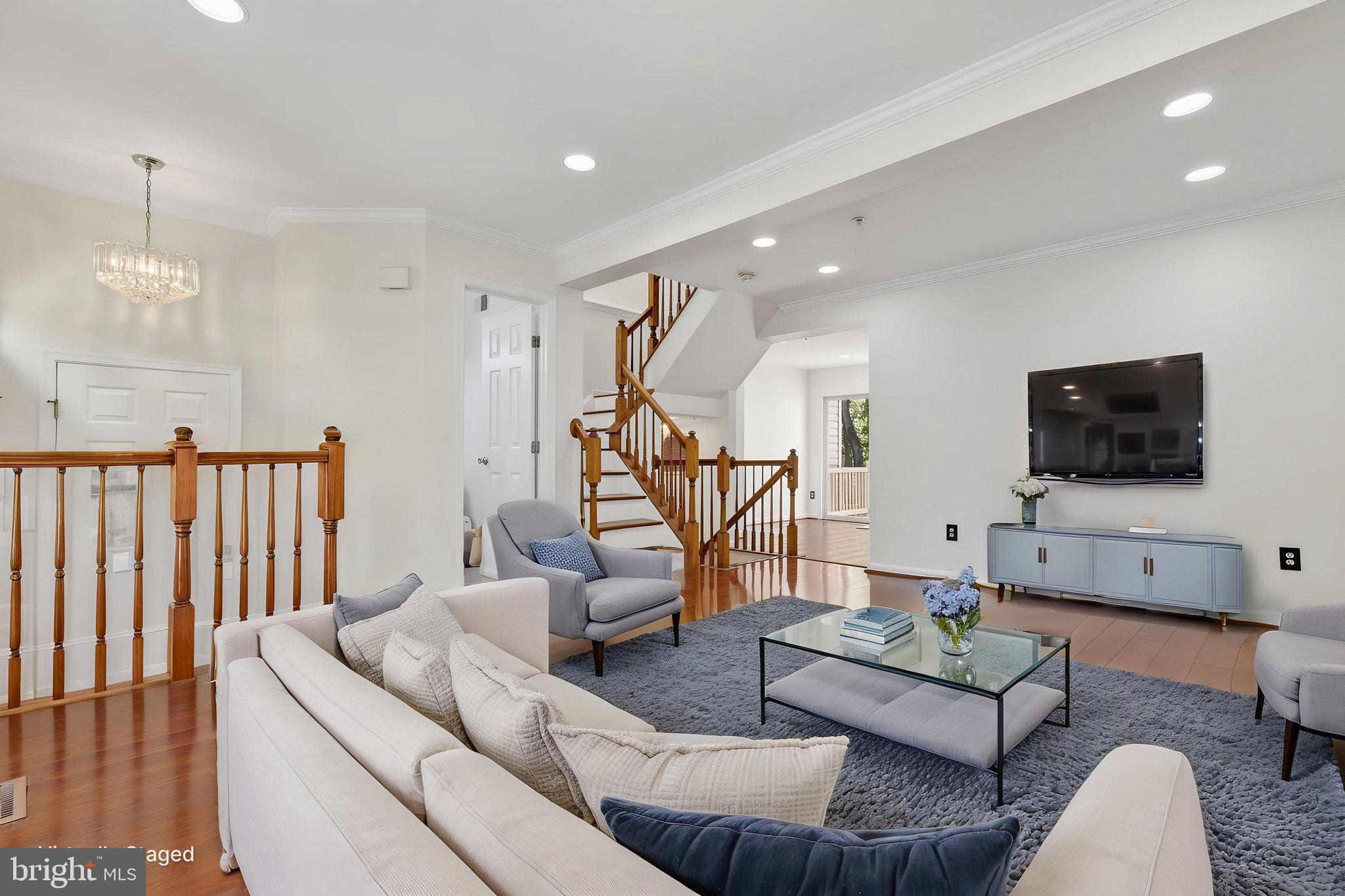 RUSSETT - Residential