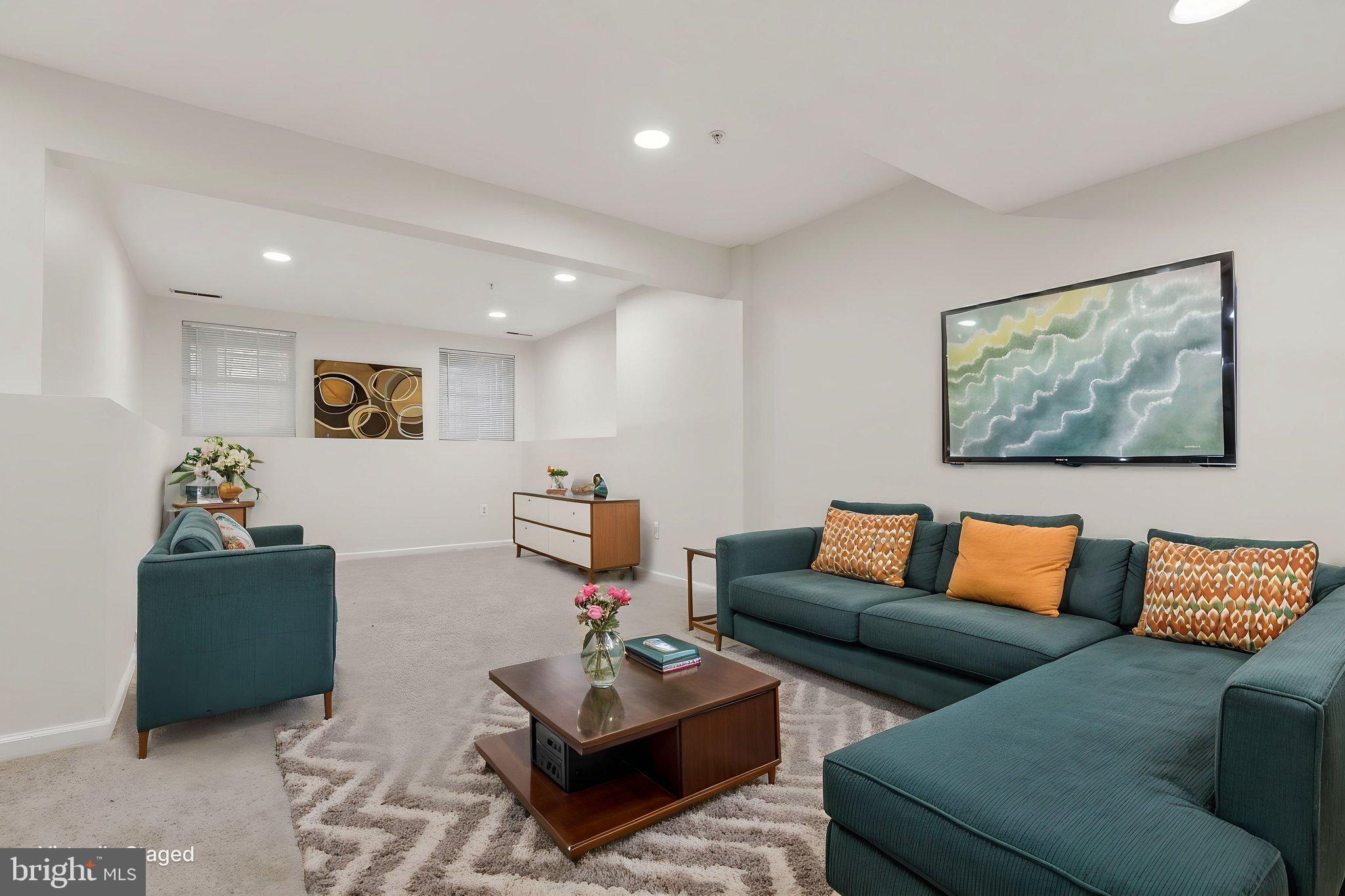 RUSSETT - Residential