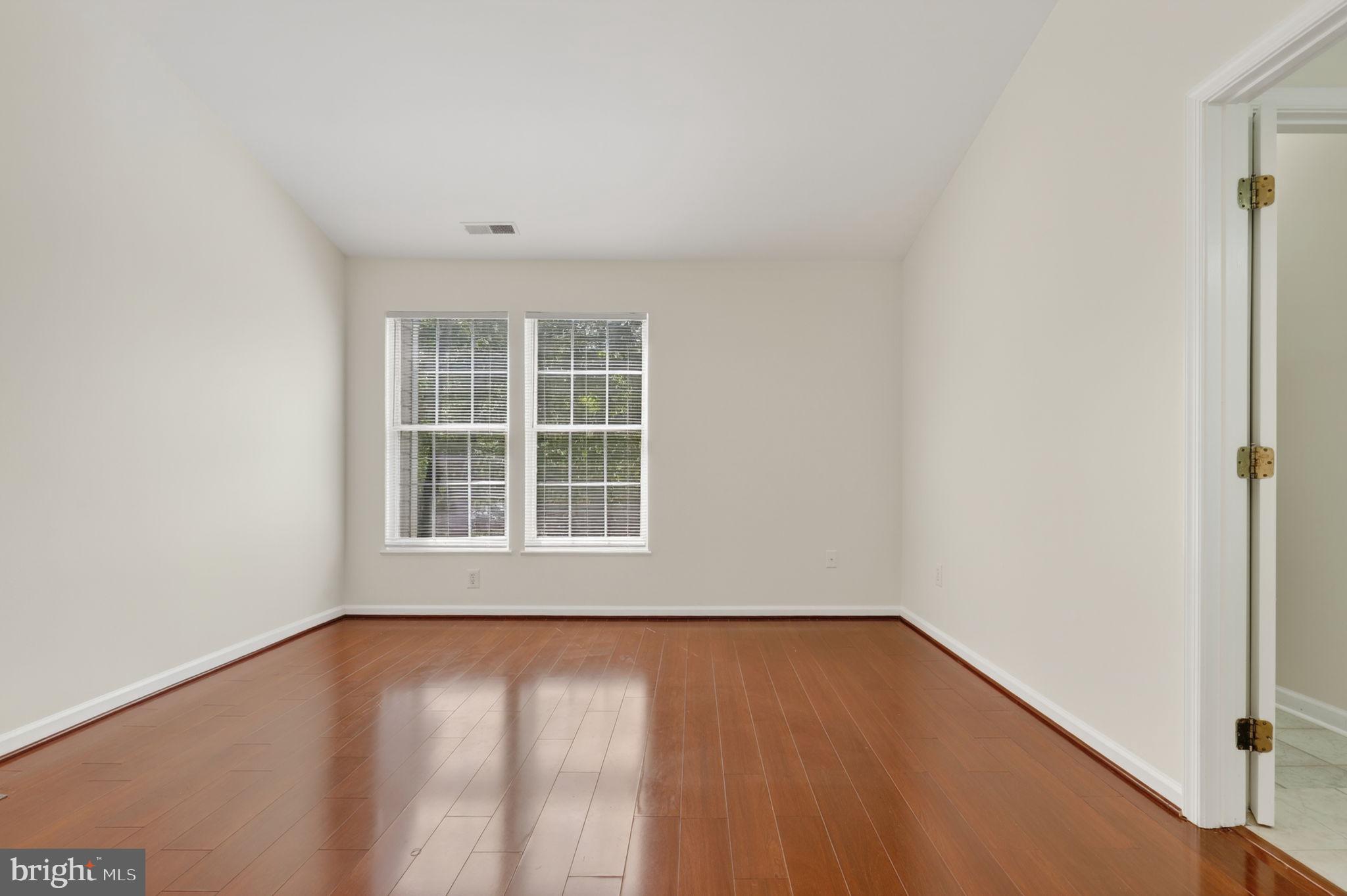 RUSSETT - Residential