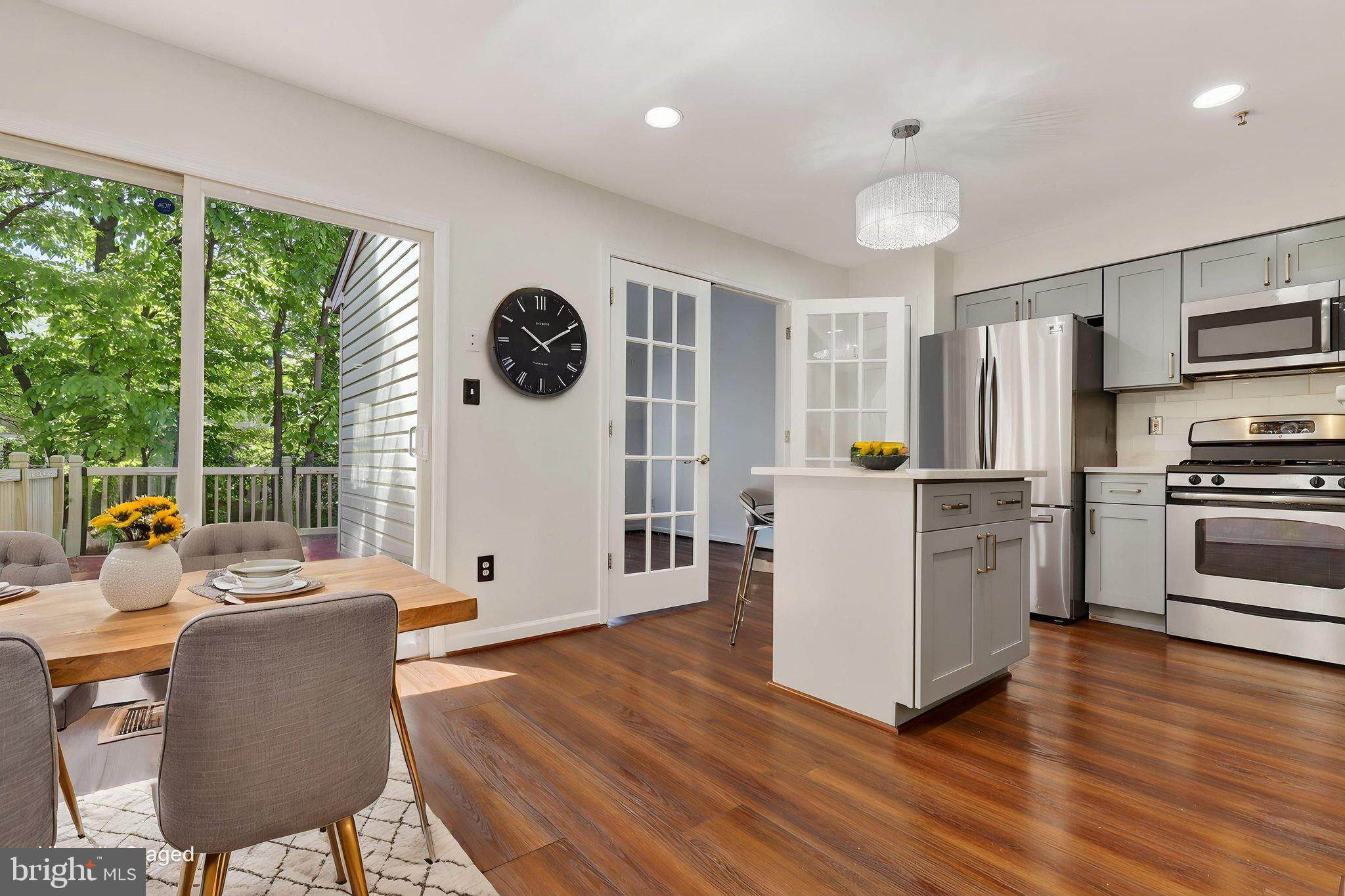 RUSSETT - Residential