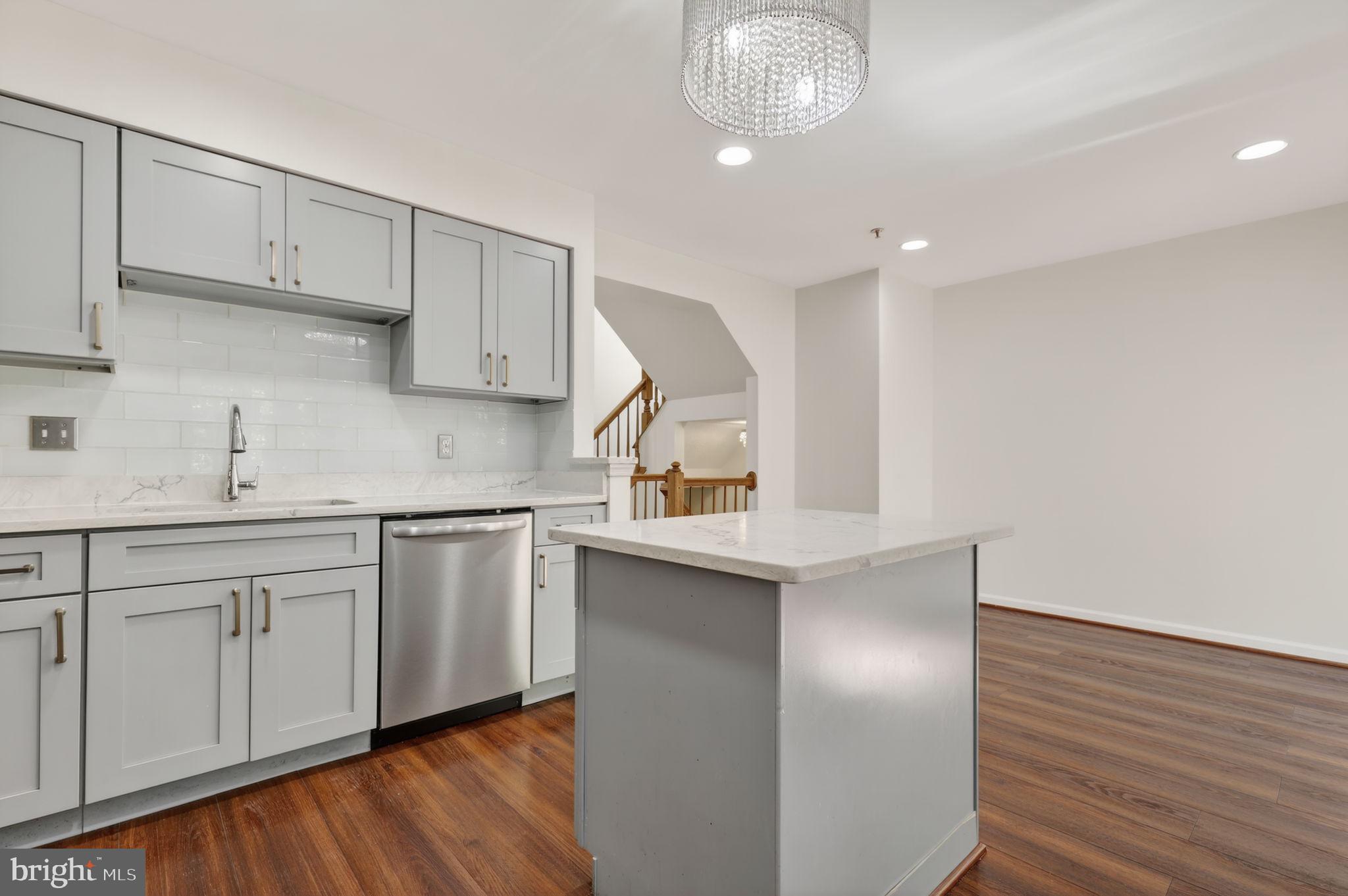 RUSSETT - Residential