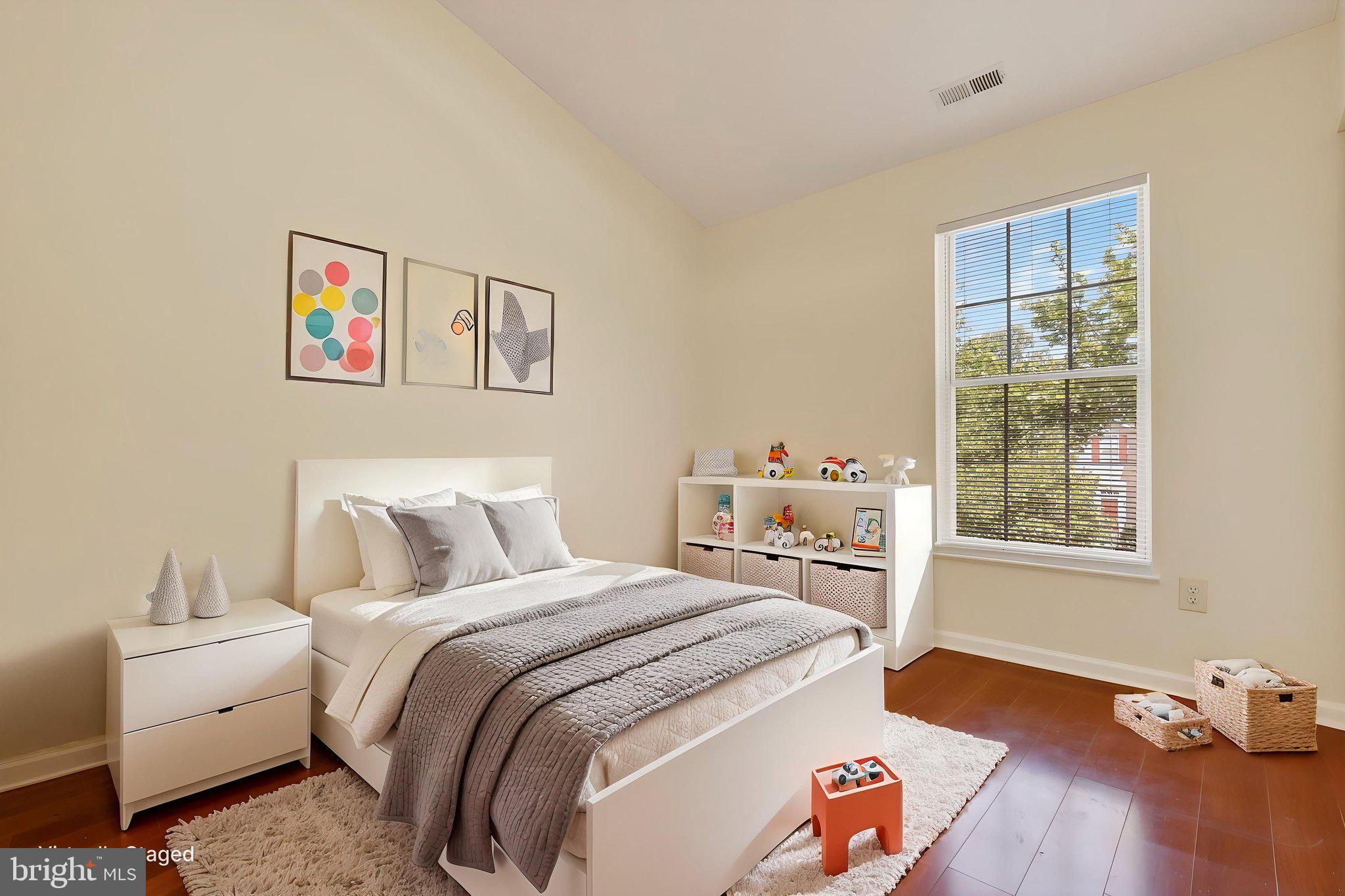 RUSSETT - Residential