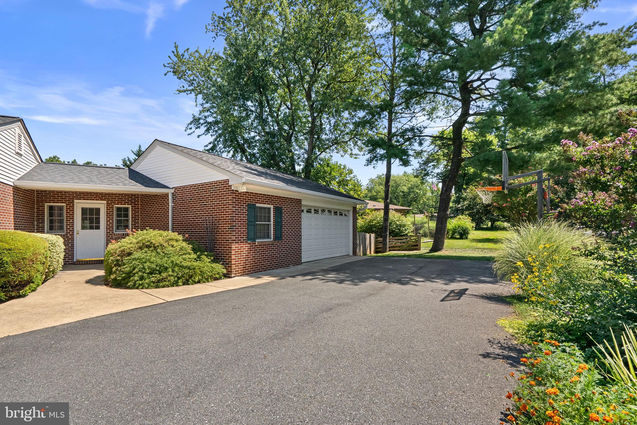 1014 CLIFTONBROOK LANE