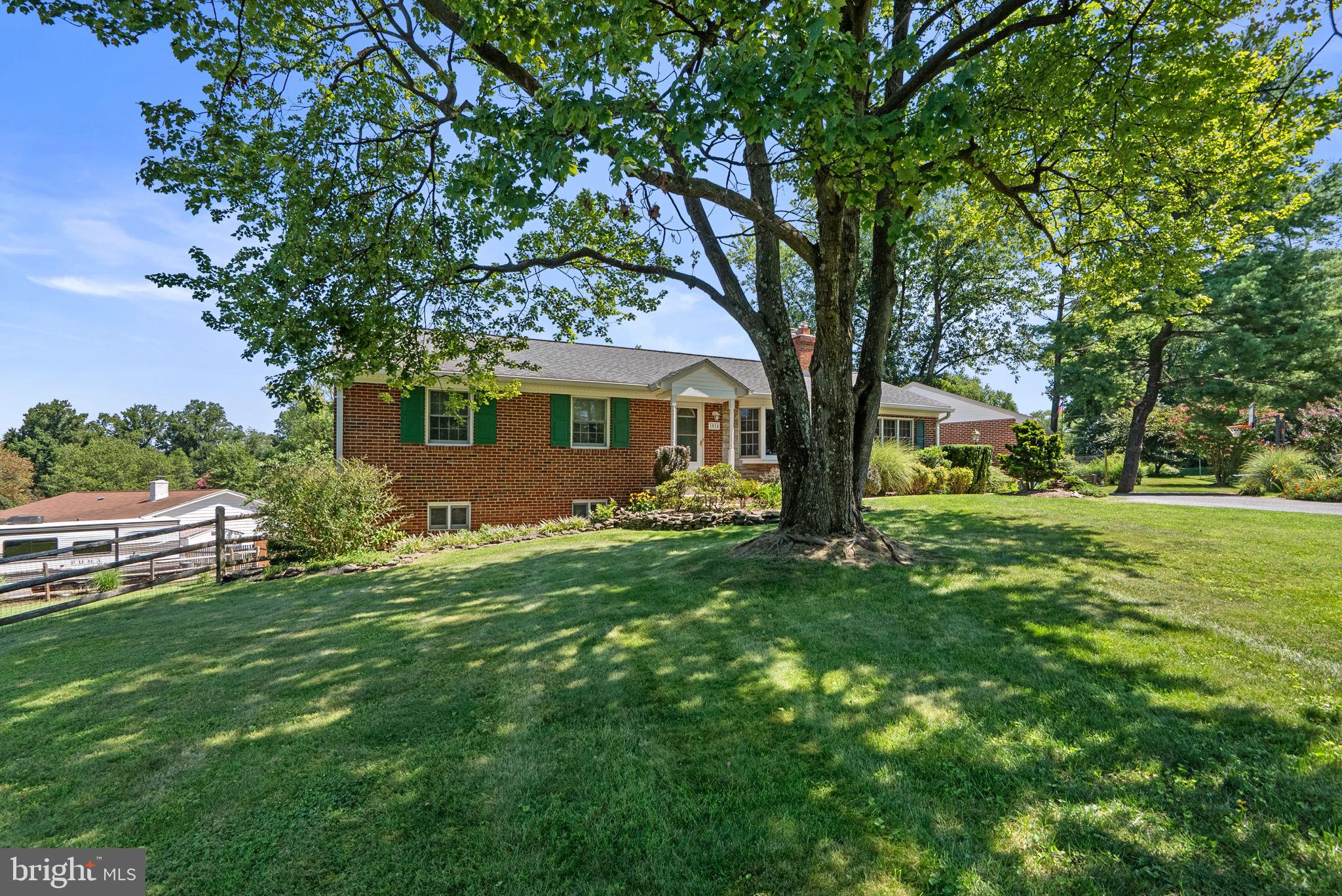 1014 CLIFTONBROOK LANE