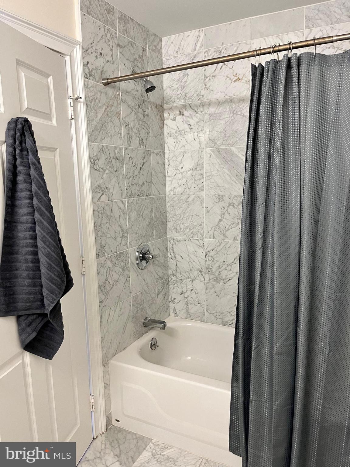 THE ELLINGTON - Residential