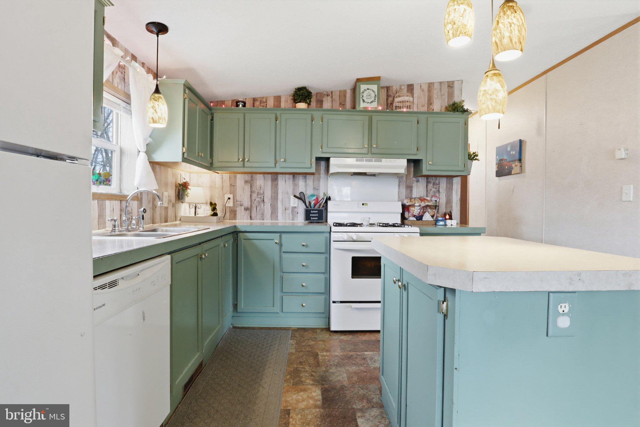 WALNUT GROVE MOBILE HOME PARK - Residential