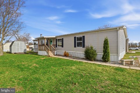 Mobile Home For Sale - 4820 Old Harrisburg Road #11<br/> GETTYSBURG, PA 17325