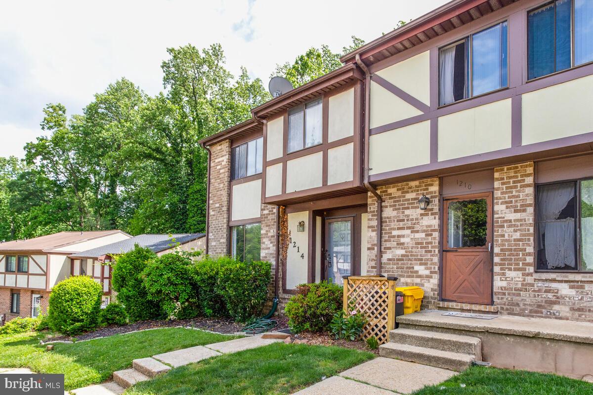 1214 HEARTWOOD COURT
