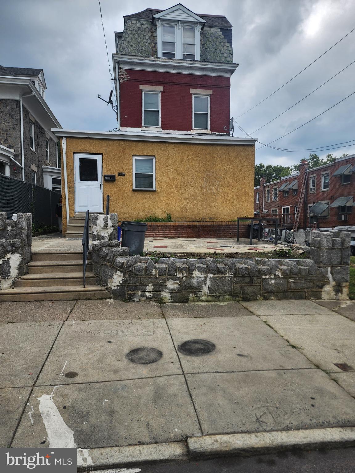 FRANKFORD - Commercial Sale