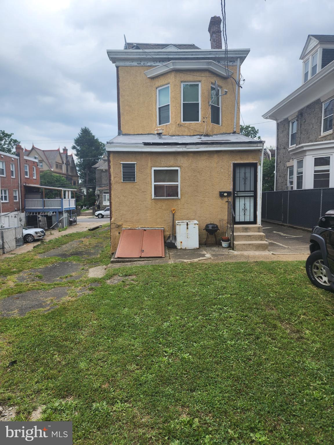 FRANKFORD - Commercial Sale