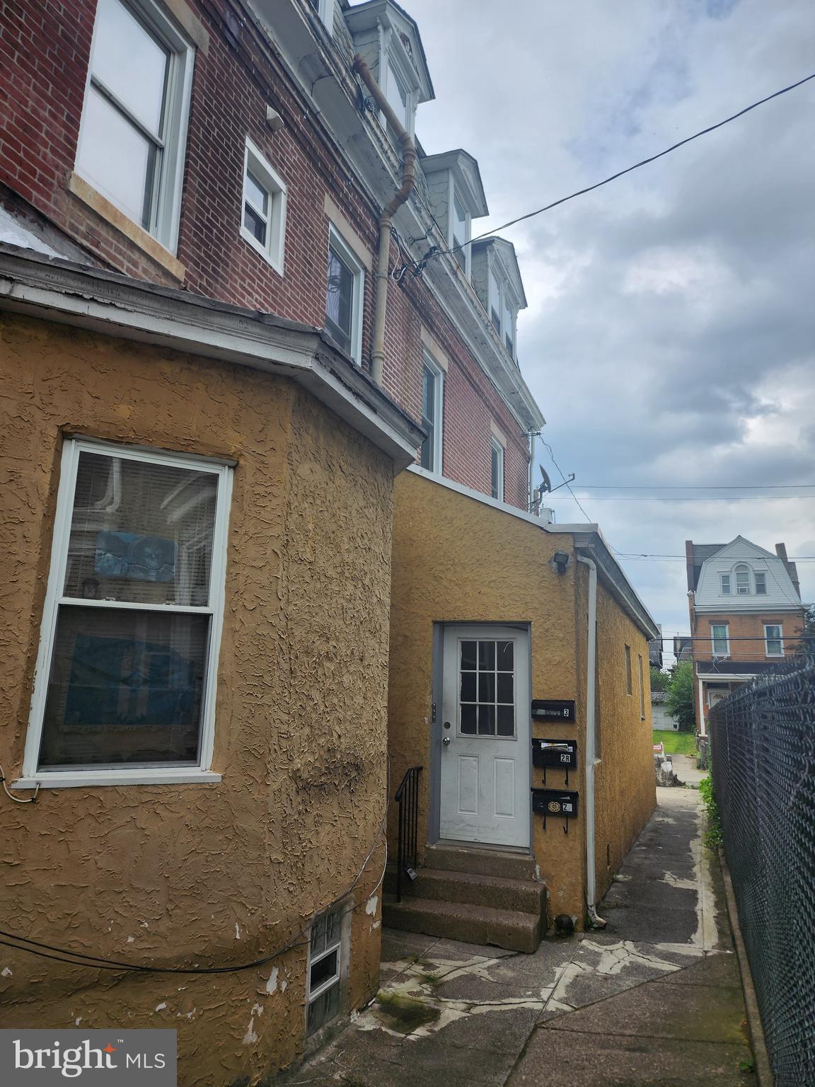 FRANKFORD - Commercial Sale