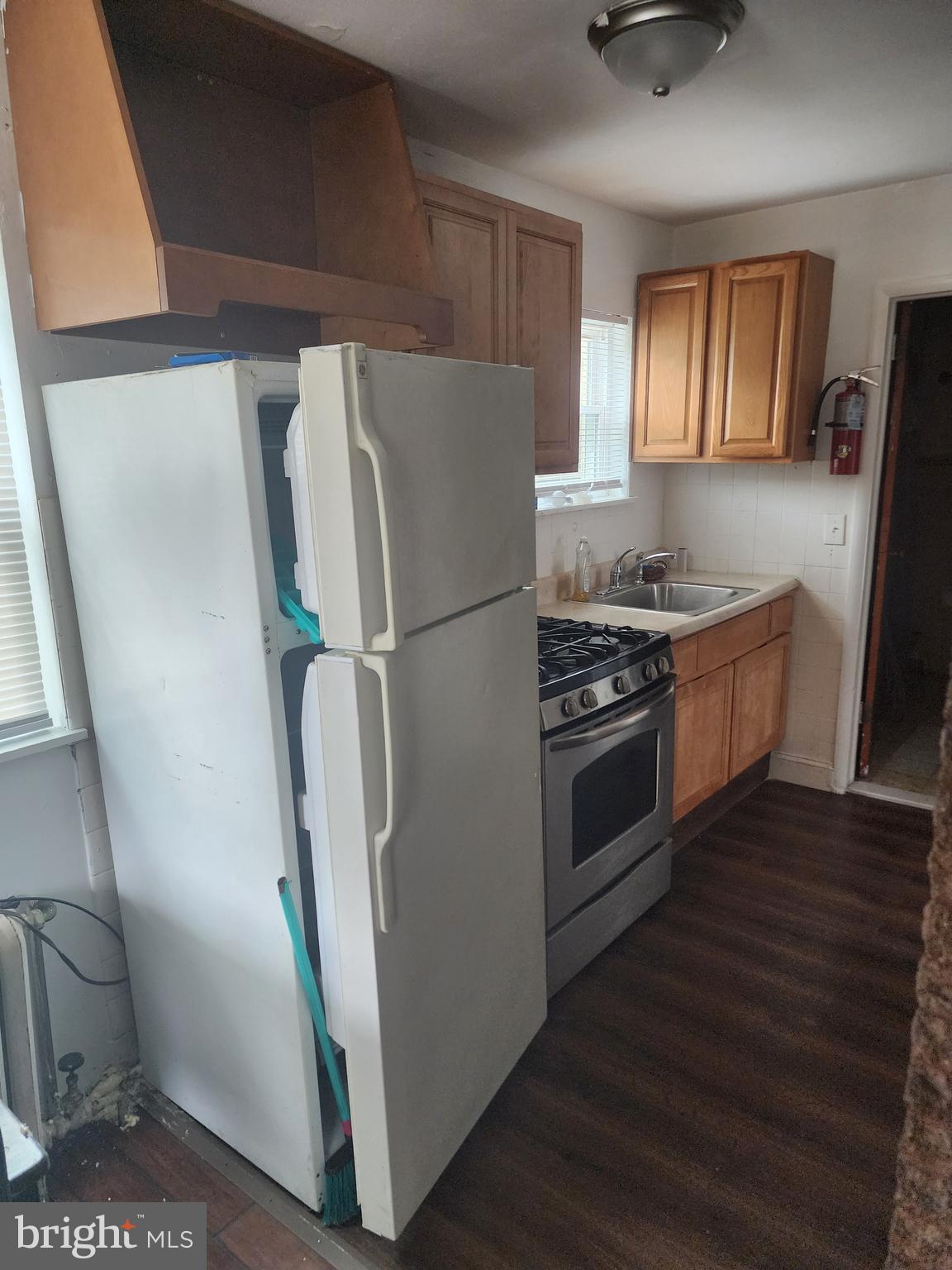 FRANKFORD - Commercial Sale