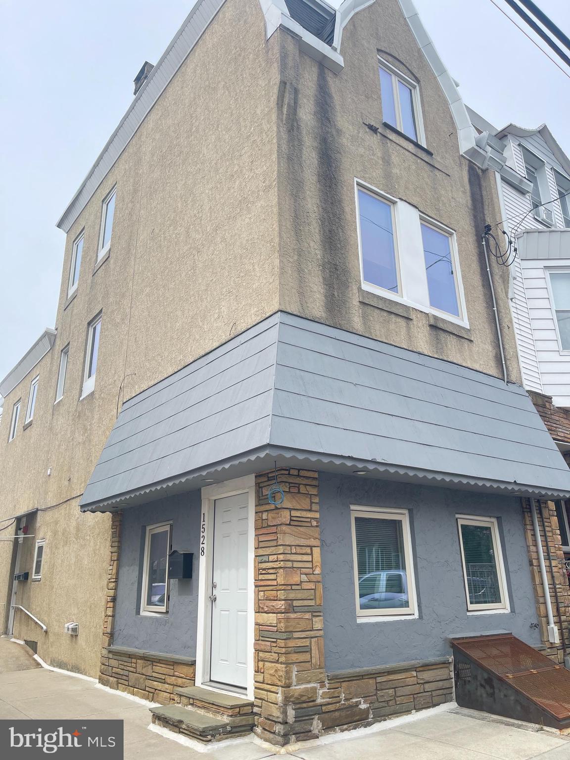 1528 W PORTER STREET