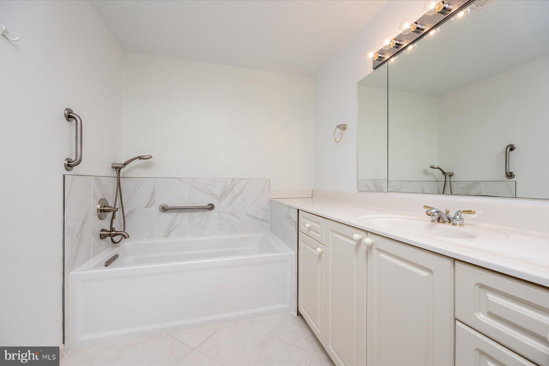 THE RESERVE AT HERITAGE HARBOUR - Residential