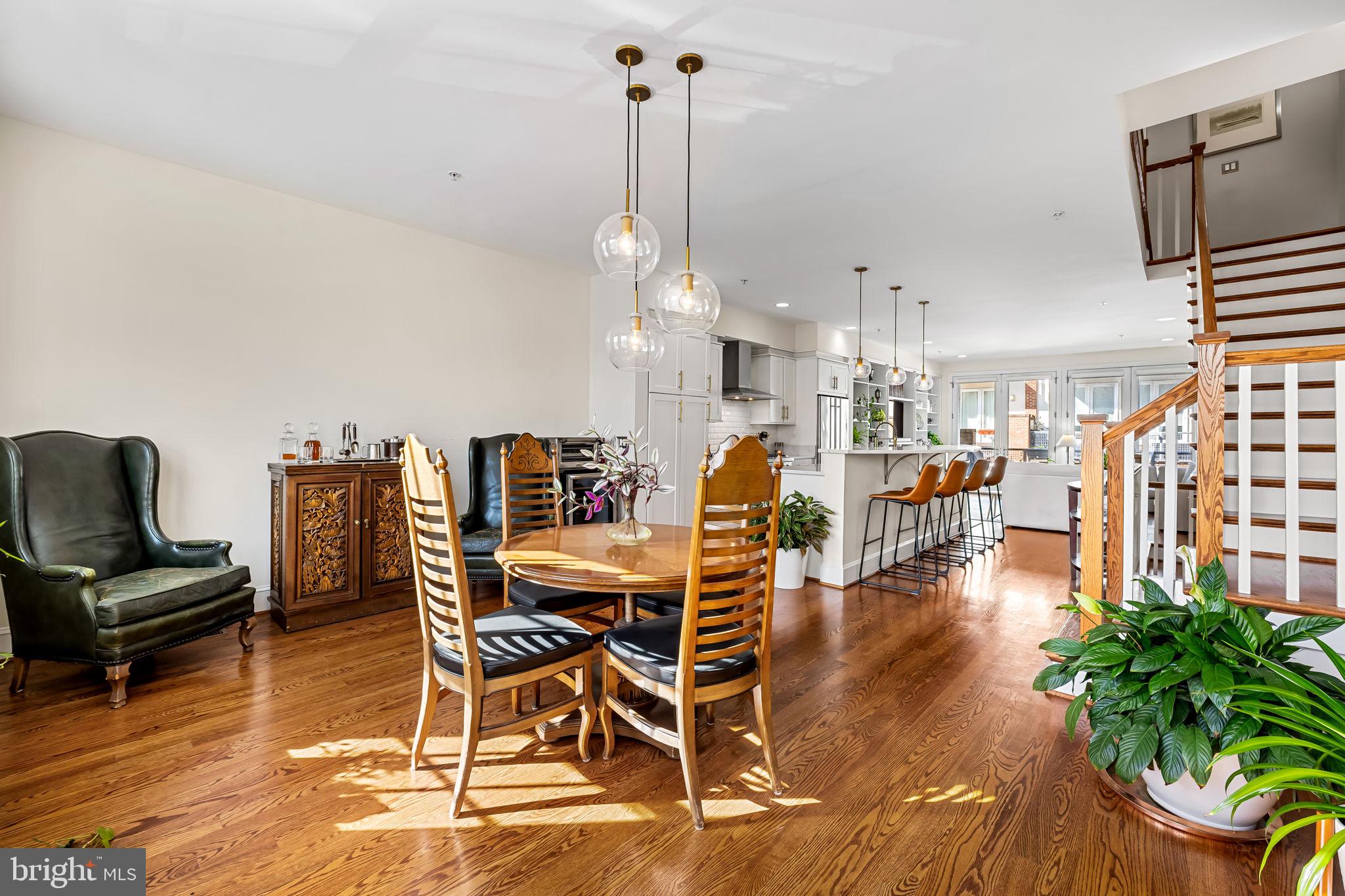 LOCUST POINT - Residential