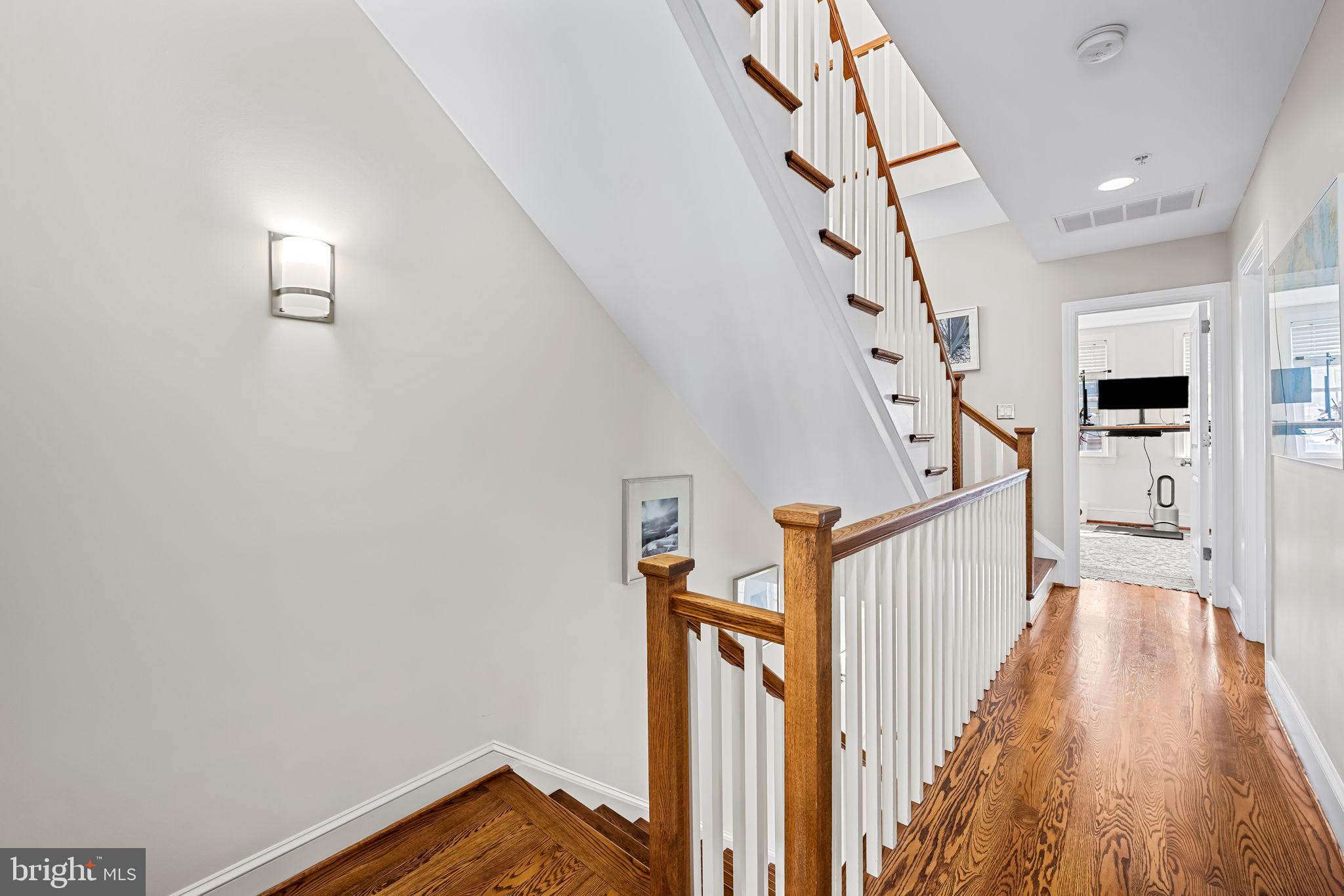 LOCUST POINT - Residential